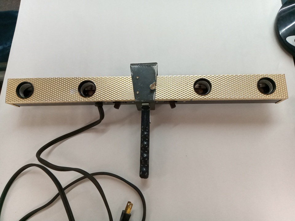Vintage Sunset Deluxe 4 Bulb Adjustable Movie Bar