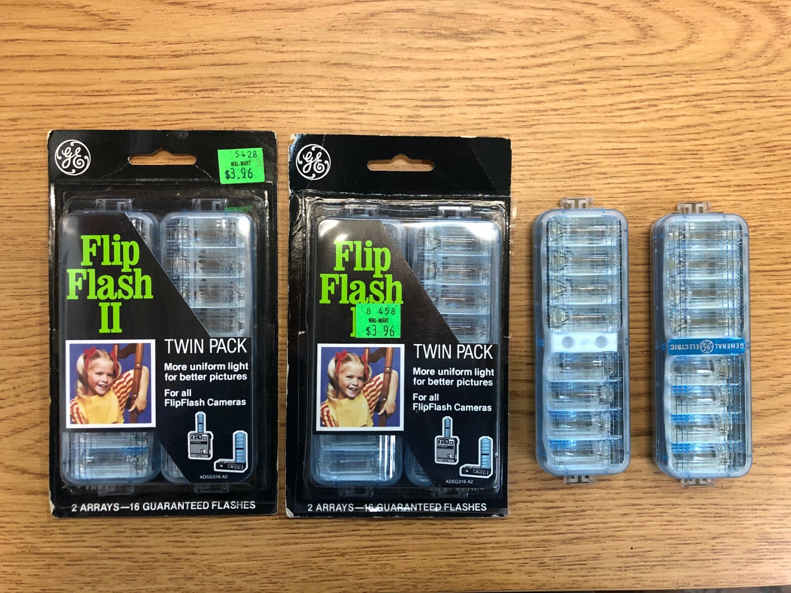 General Electric GE Flip Flash II 2 (2 Twin Packs in Box & 2 singles out of box)