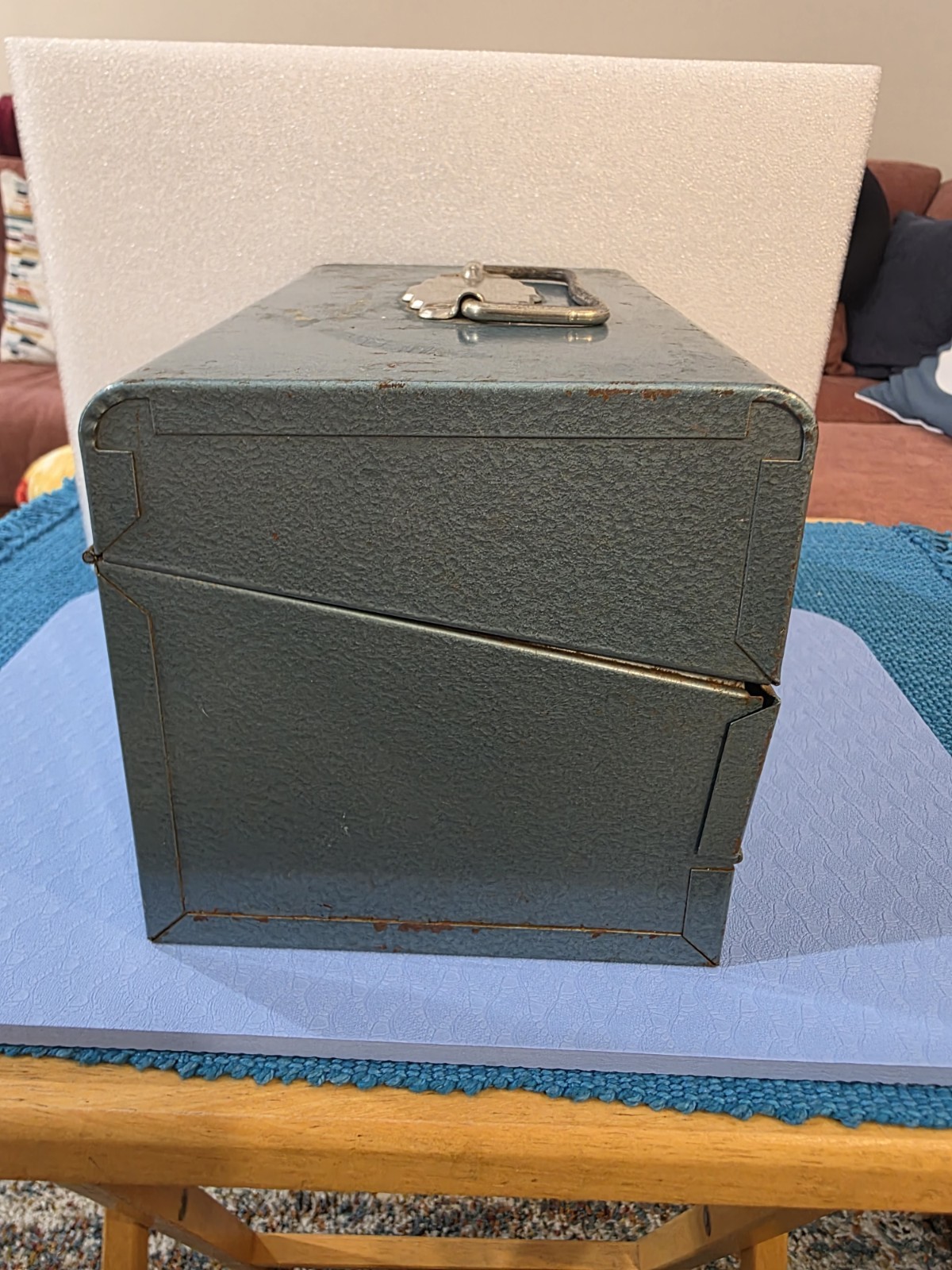 Vintage Metal Movie Reels CARRYING CASE WITH (12) 5” 8mm Film Reel Canisters