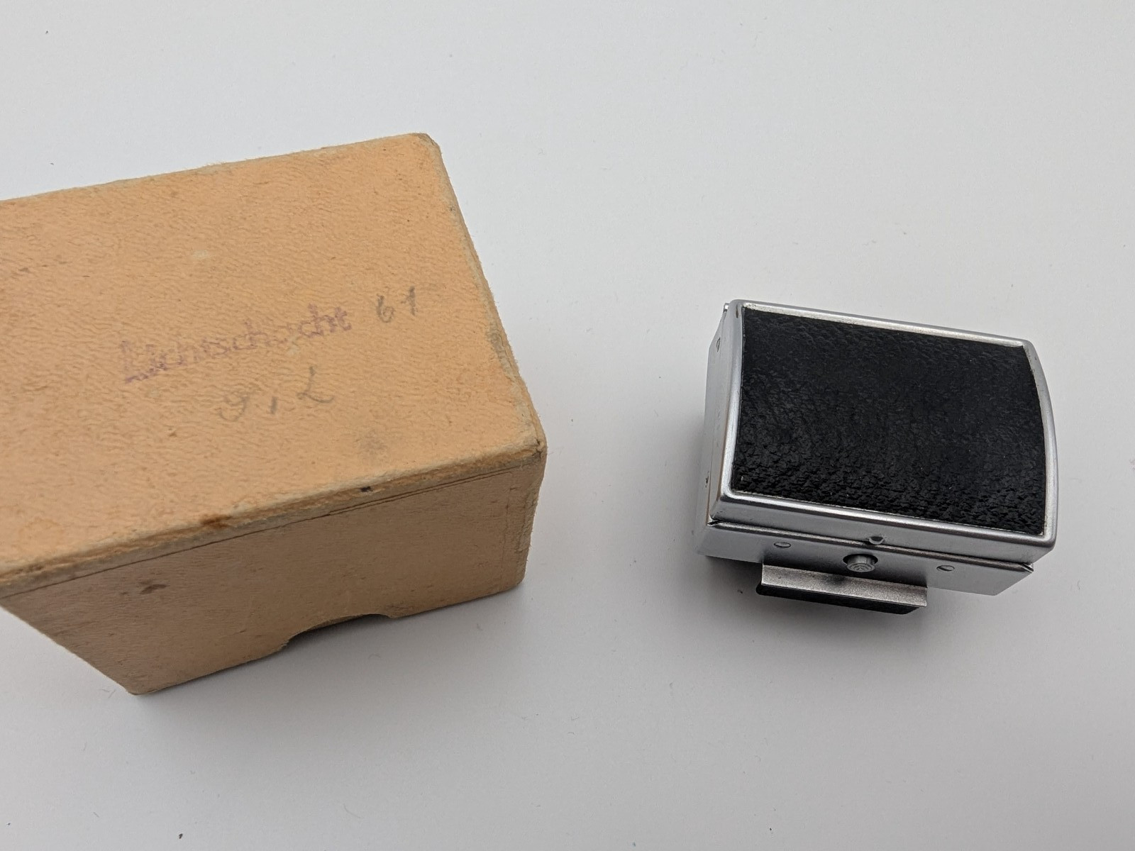 Ihagee Exakta waist level finder in case, very clean, ground glass screen