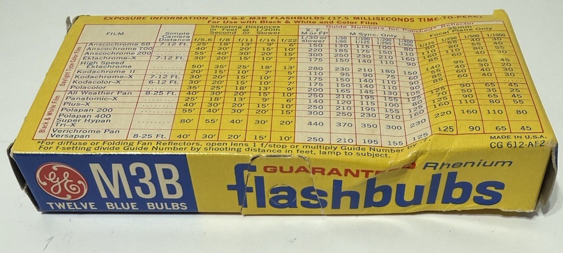 Vtg GE M3B Flashbulbs Box of 12 Rhenium Blue Camera Flashbulbs General Electric