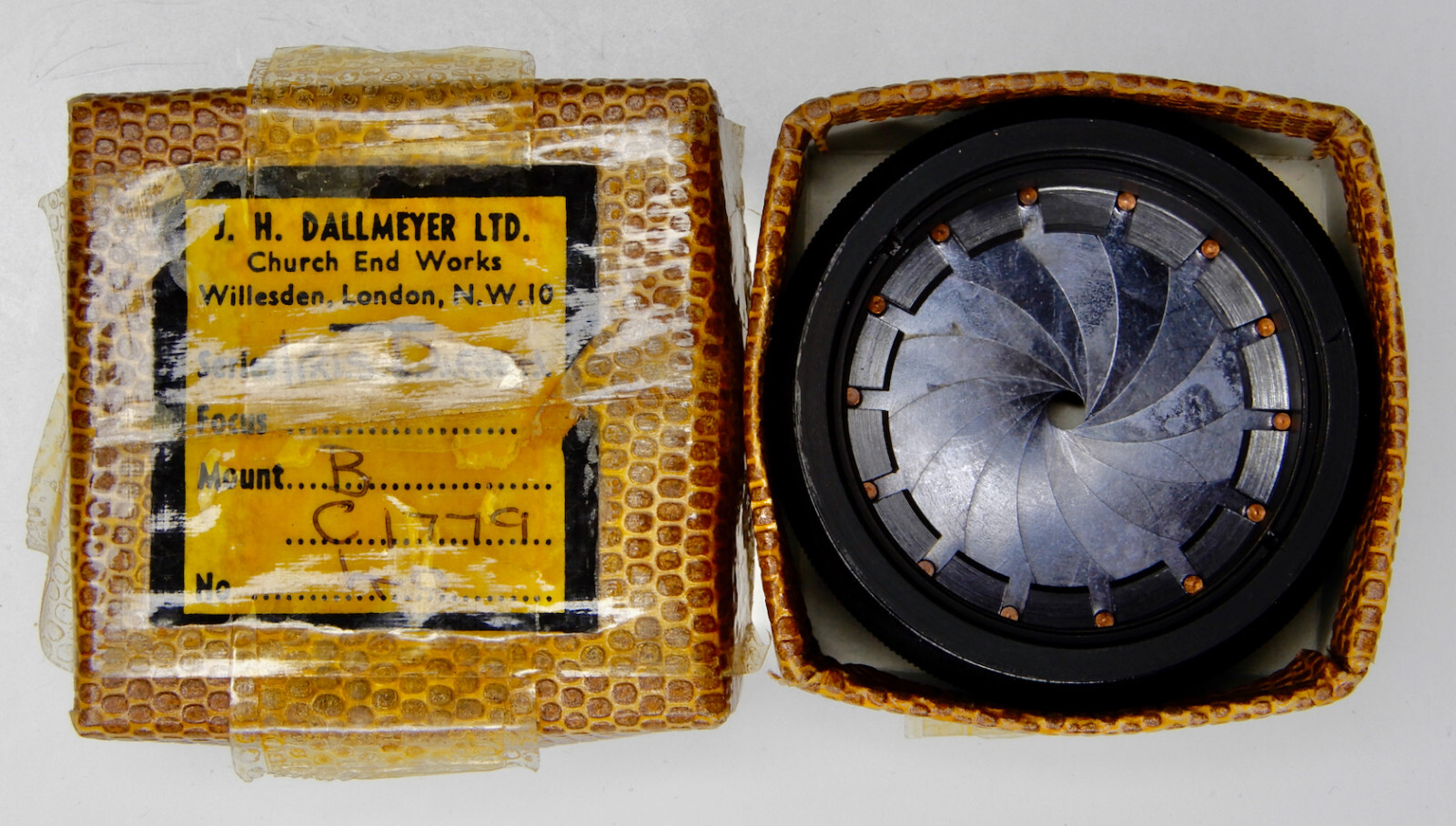 Dallmeyer Iris Diaphragm No.40 B with aperture ring ………. LN w/Box