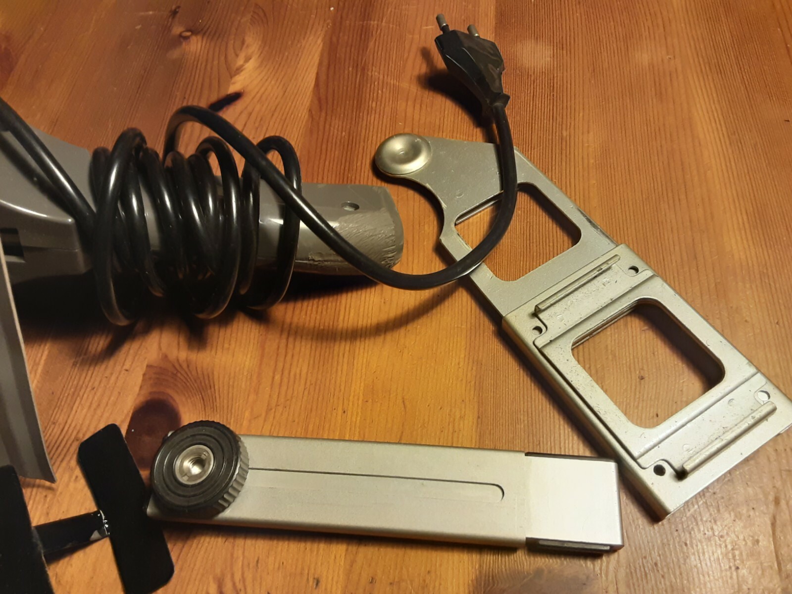 5 VINTAGE PHOTOGRAPHY ACCESSORIES AS PICTURED