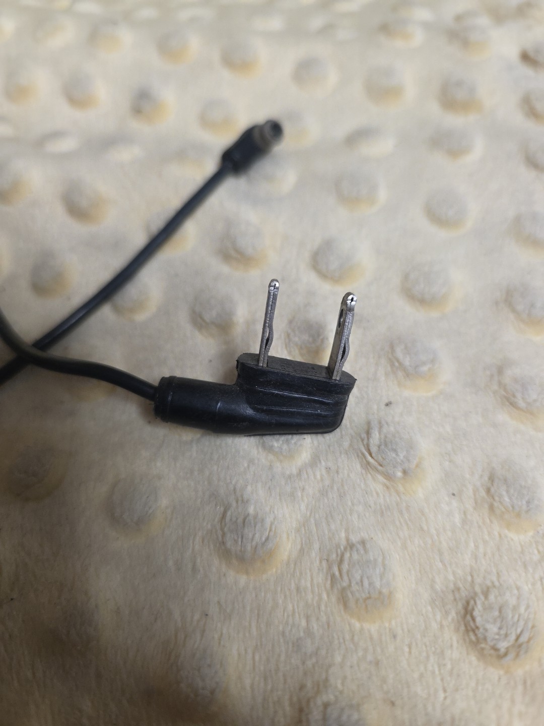GRAFLEX FLASH CORD, HOUSEHOLD PLUG TO PIN FEMALE