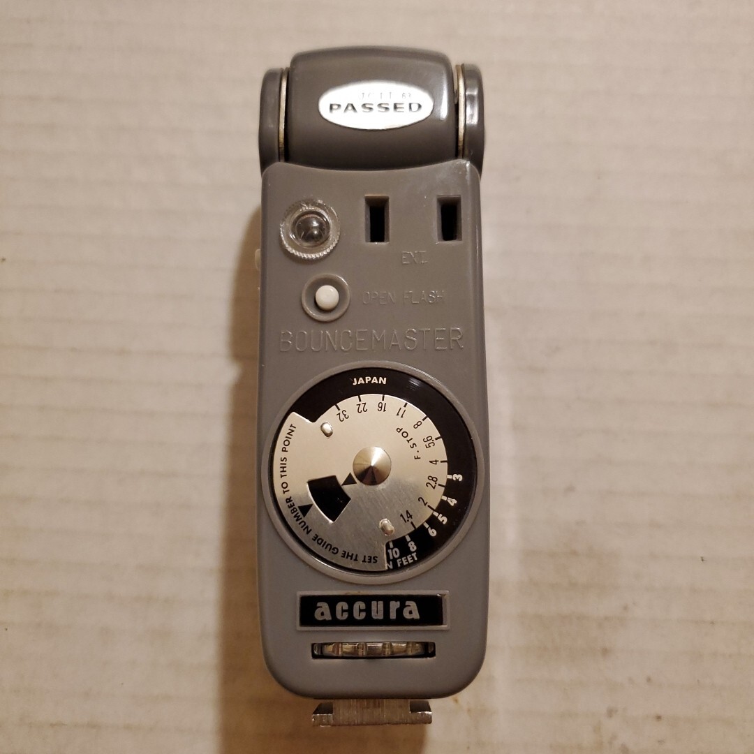 Accura Bouncemaster Camera Flash Circular With Snap Case Untested Vtg.
