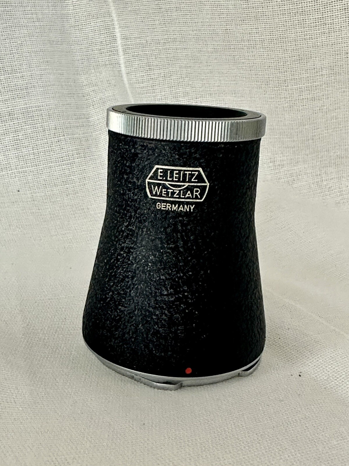 Ernst Leitz Wetzler Leica LVFOO Vertical Magnifier.