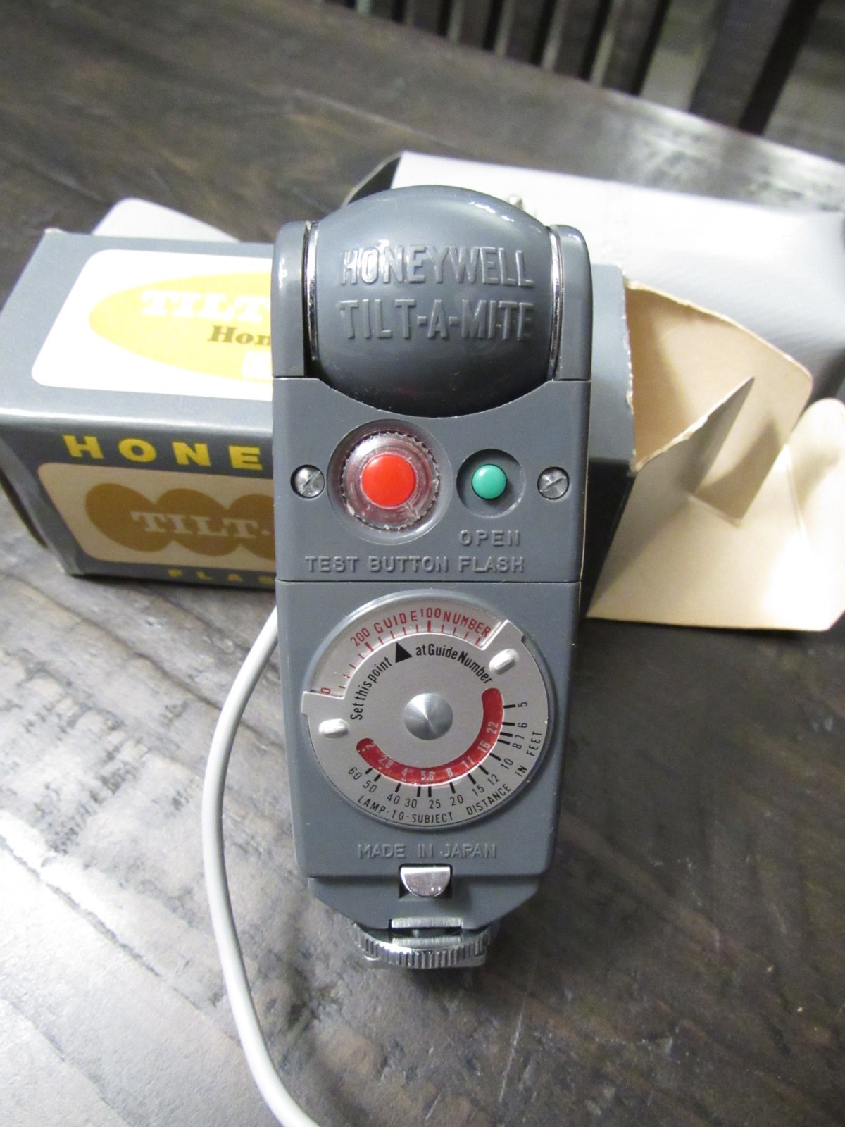 HONEYWELL TILT-A-MITE Camera Flash Unit Collapsible Fan Style w/ Case And Box