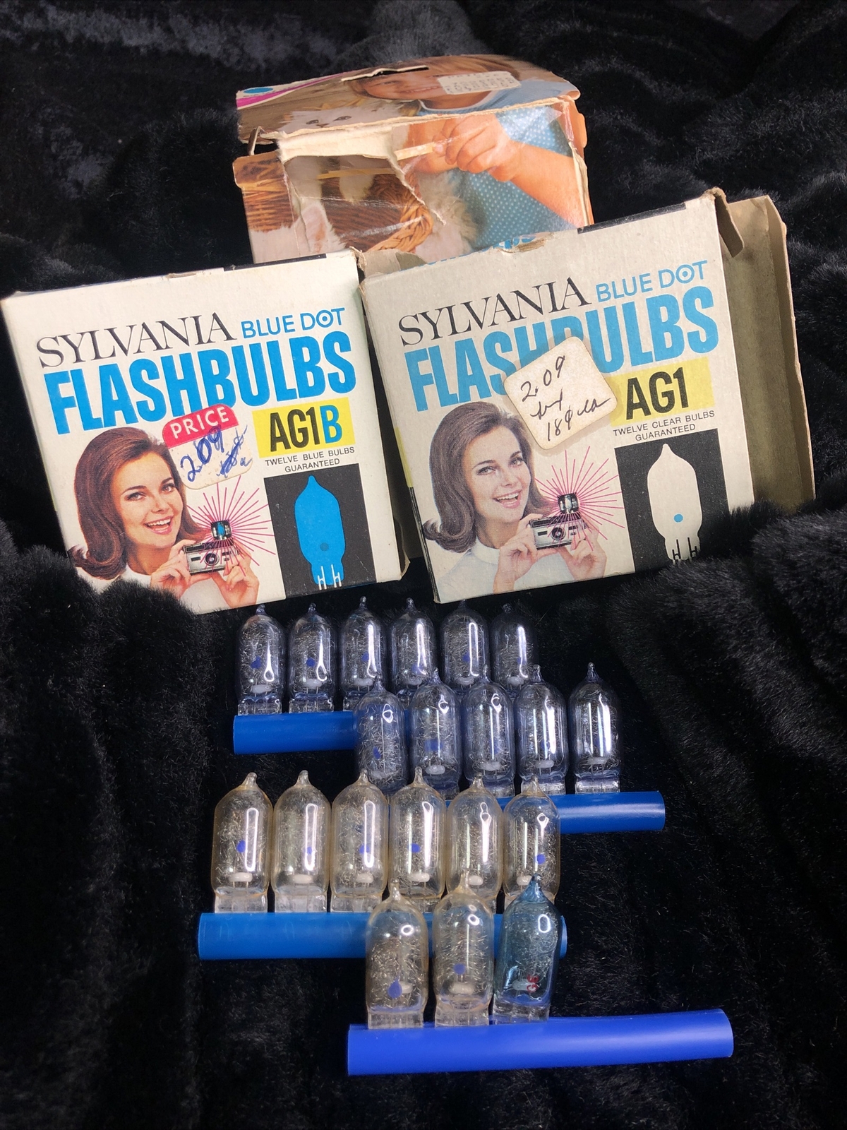 Vintage Sylvania Blue Dot Flashbulbs: AG1 & AG1B, 20 total