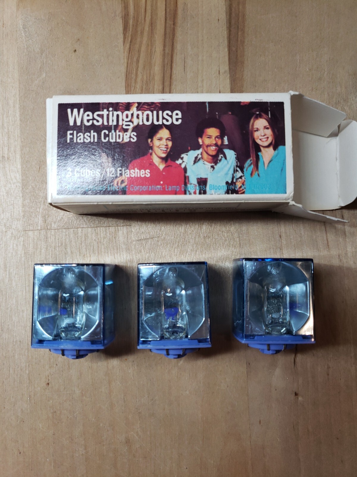 Vintage 5 Westinghouse And Sylvania Camera Flash Bulbs /Flash Cubes (#277)