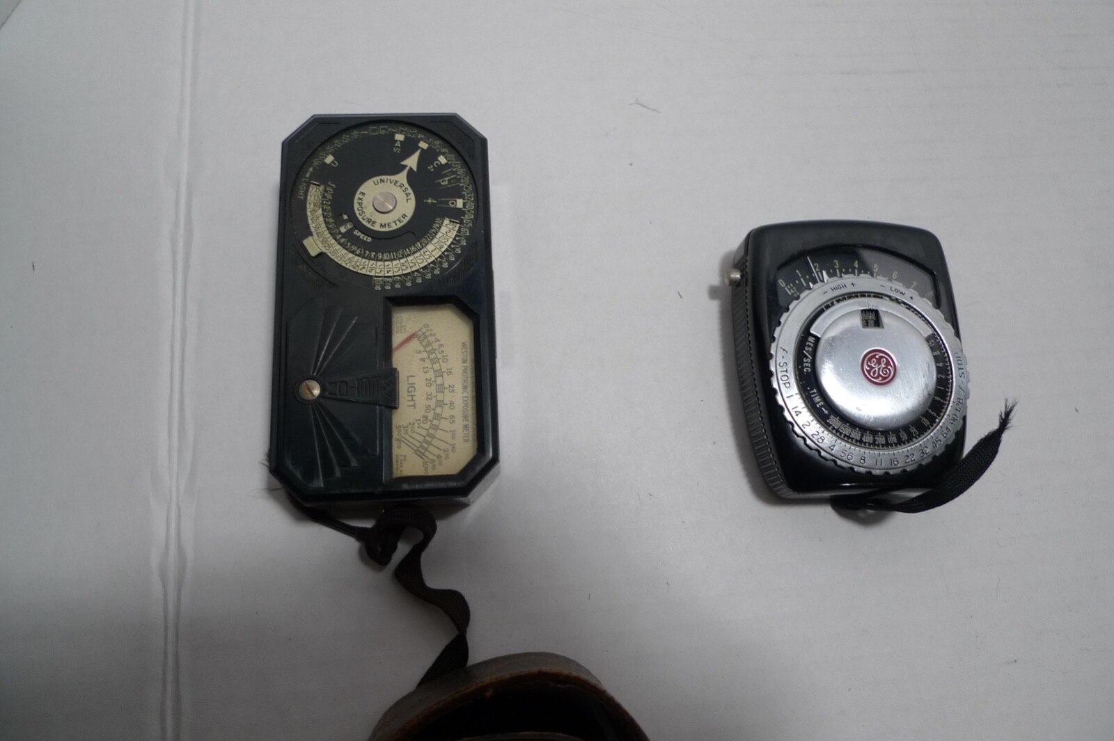 VINTAGE-LOT OF 3 LIGHT METERS WITH CASES-UNTESTED. -FOR PARTS