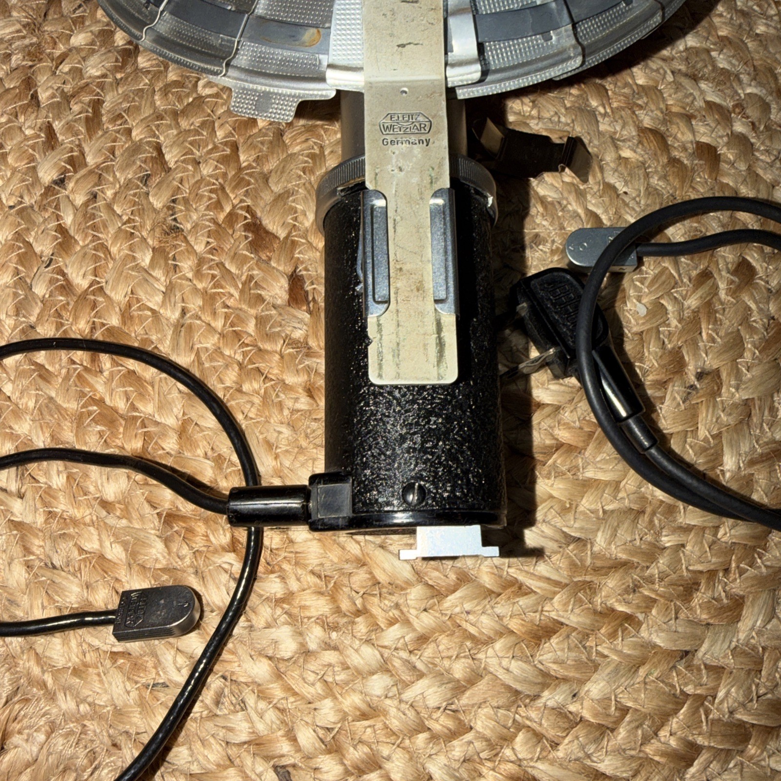 Vintage E Leitz Wetzlar Folding Leica Flash Unit Camera