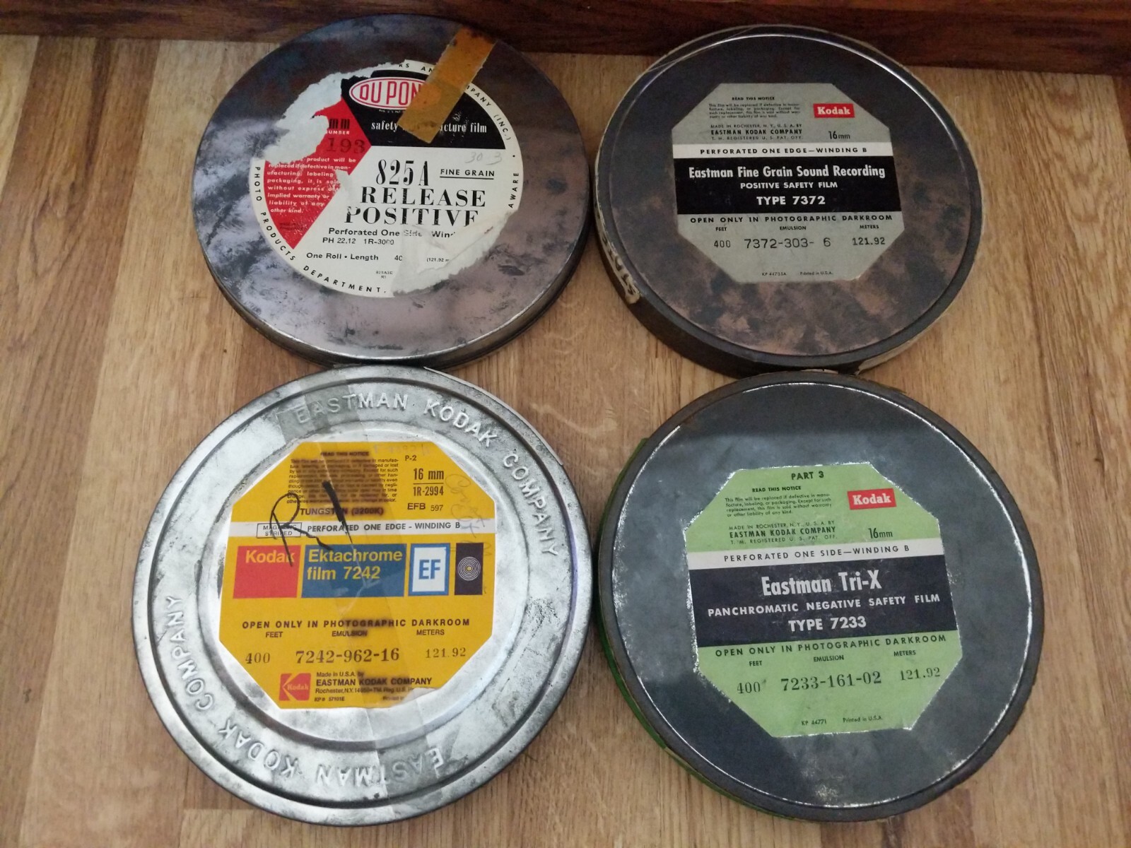 4 Empty 16mm 400′ Eastman Kodak & DuPont Metal Tin Film Canisters Can 7″