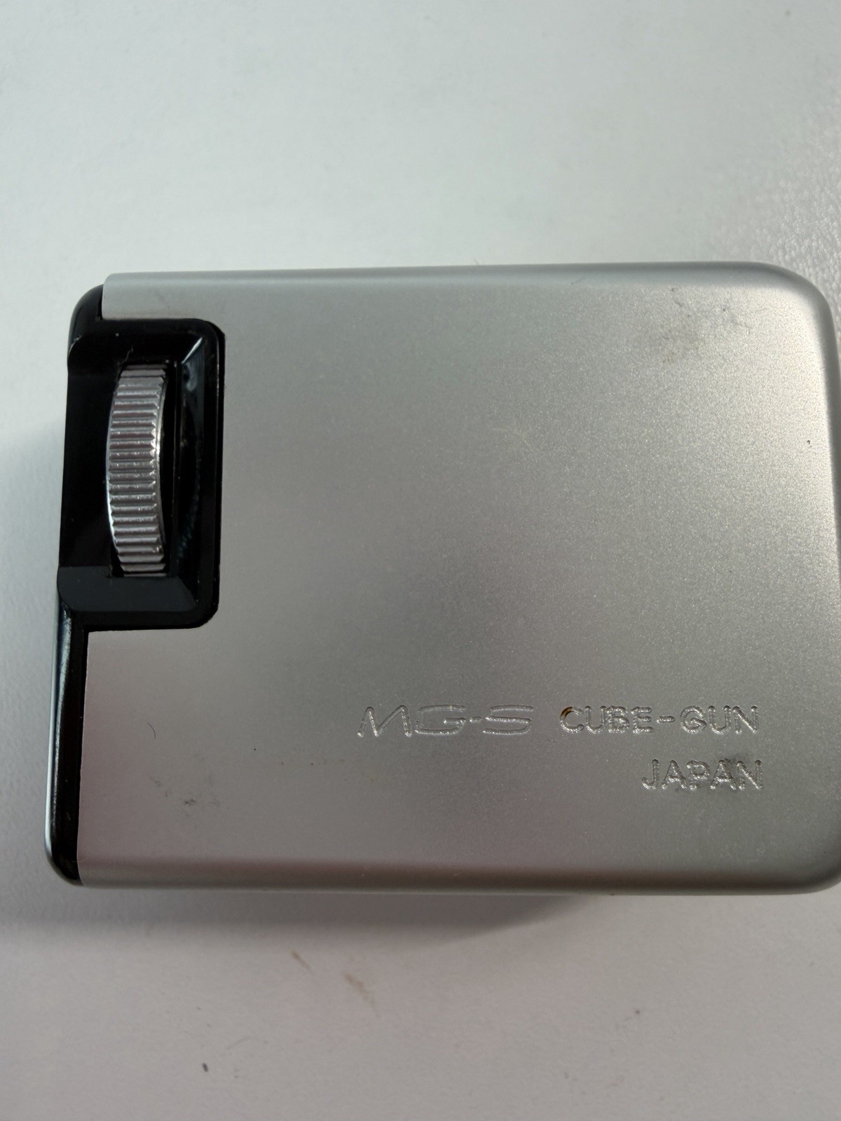 Vintage Minolta – 16 Model-P Camera & MG-S Cube Gun