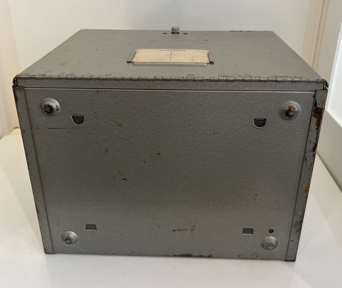 Vintage 50s Brumberger Deluxe 8mm Reel Chest Film Holder Carry Case Metal Box
