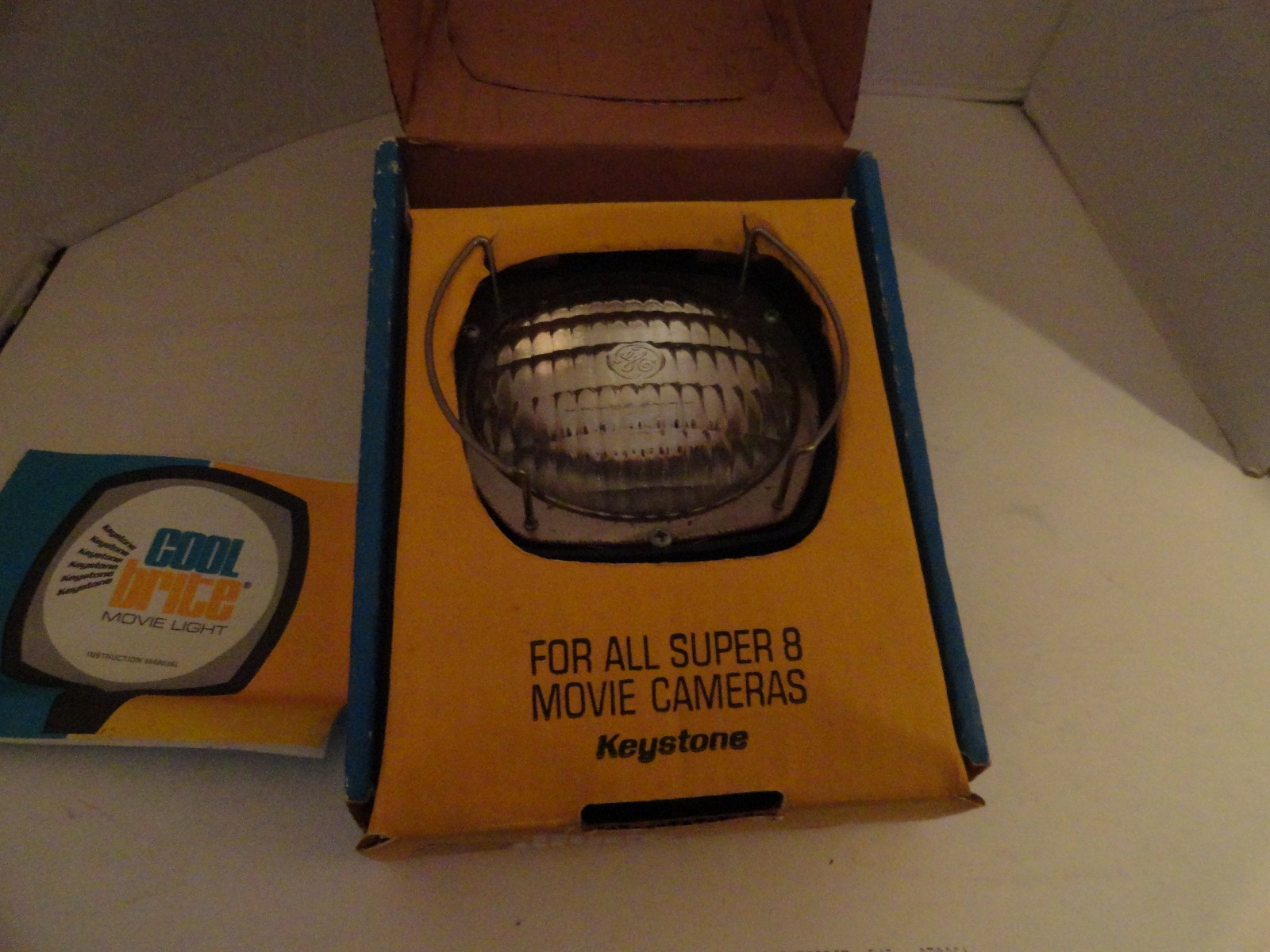 VINTAGE – KEYSTONE COOL BRITE MOVIE LIGHT – FOR SUPER 8 CAMERAS – IN BOX WORKING