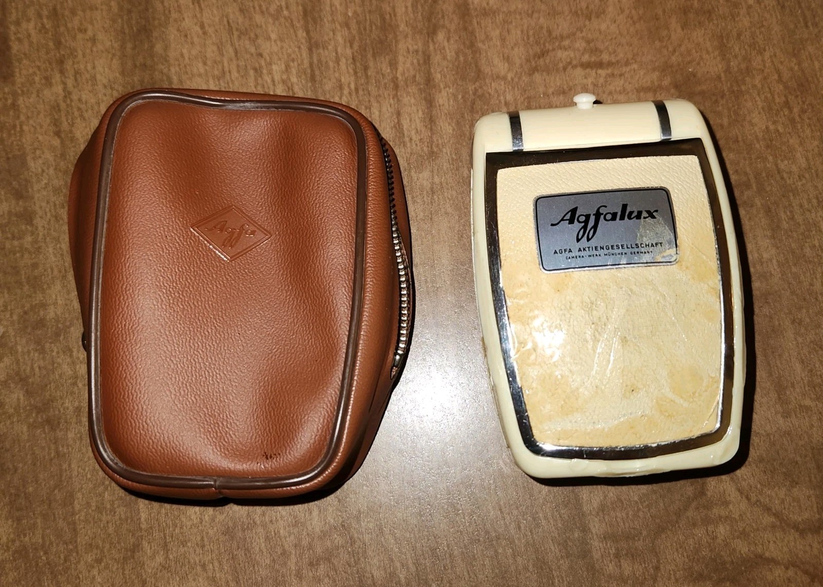 AGFALUX Pocket Flash UNTESTED with Case Made In Germany- VINTAGE 1960’S