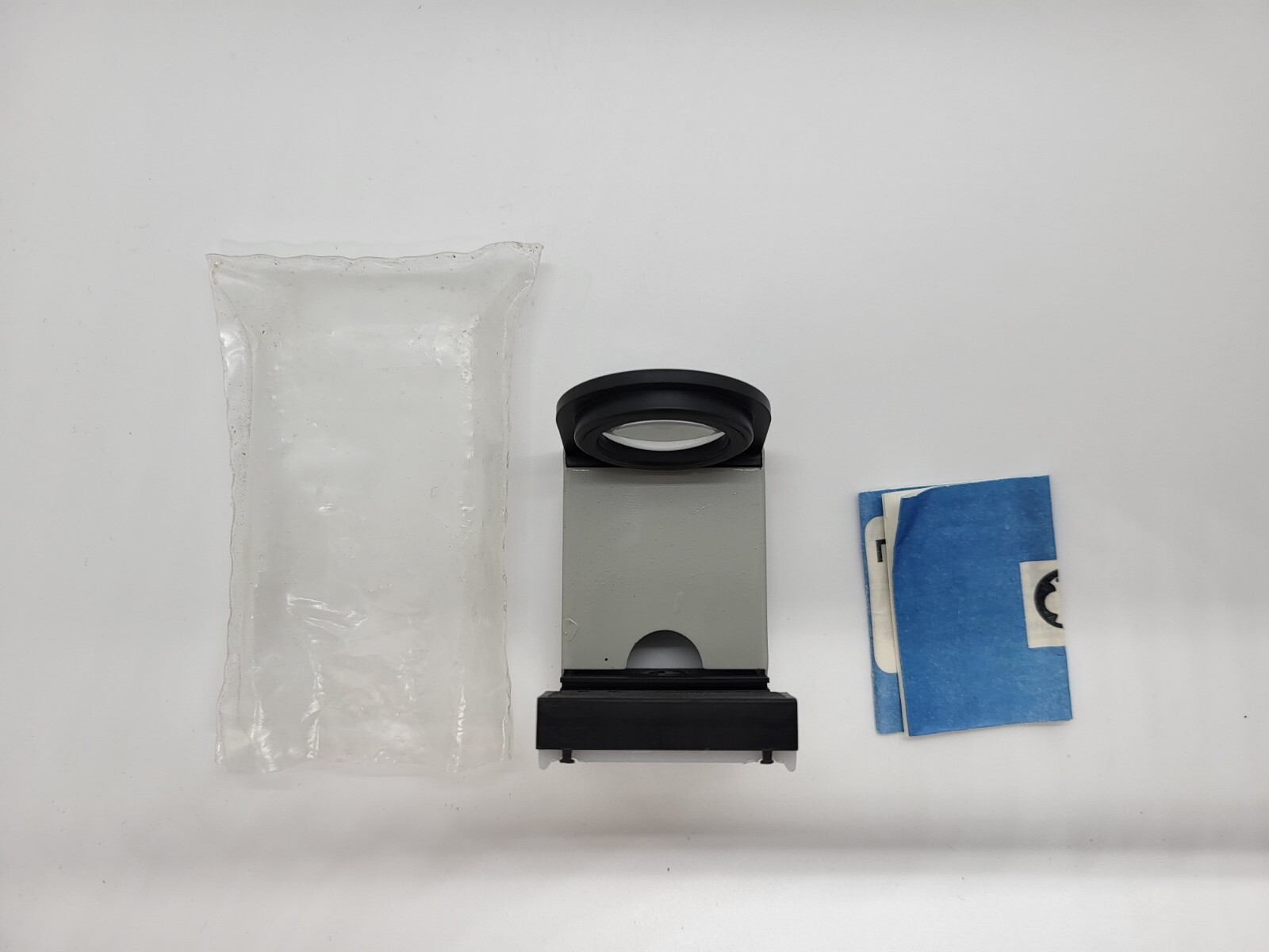Magnifying device for viewing photographic films and transparencies, 5x USSR