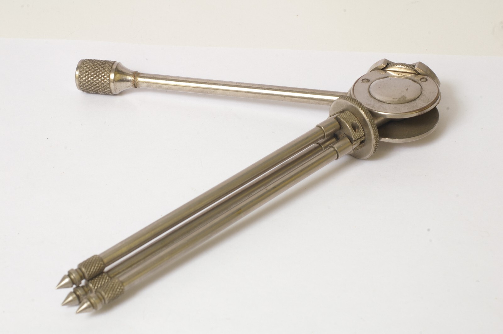 F92515~ Vintage 1940’s Tiny Micro Tripod w/ Leg Extensions, Adjustable Head