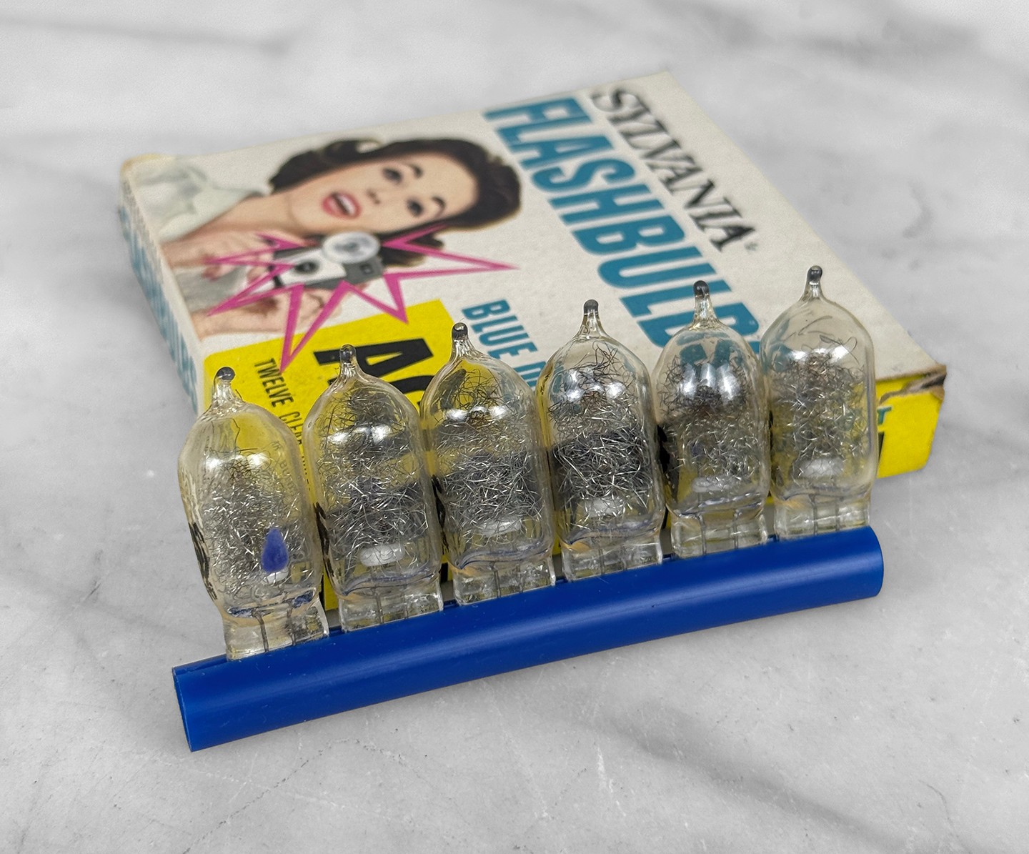 Vintage Sylvania Blue Dot Photography Flashbulbs AG1 – Box of 12