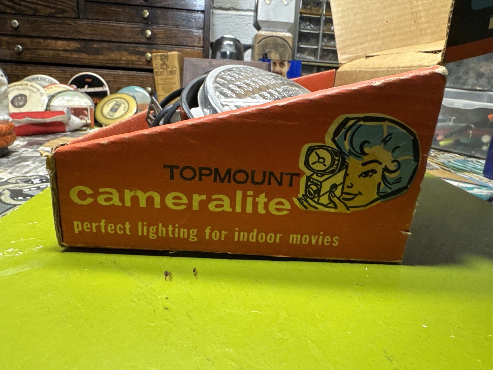 Acme-Lite Cameralite by GE Top Mount light for Super 8 Cameras