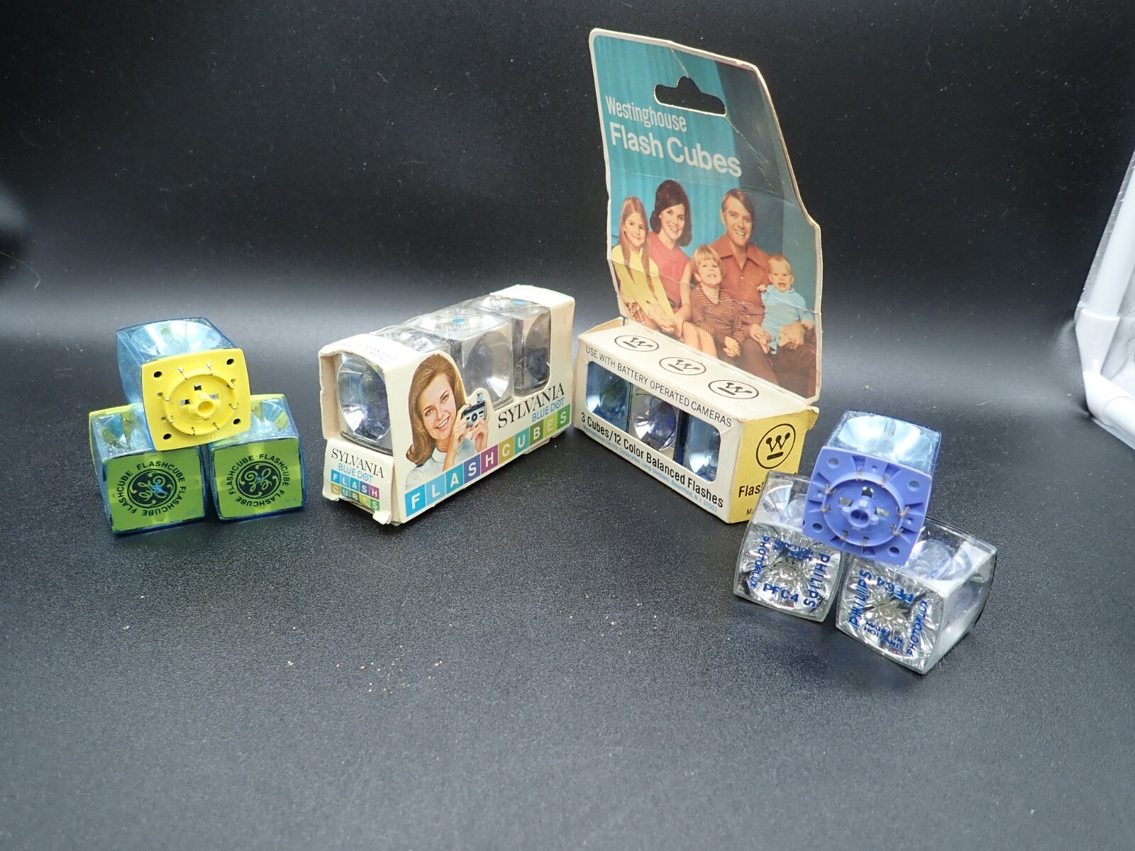 Westinghouse Sylvania Philips GE Magicubes Photo Flash Cubes- 12×4=48 Flashes