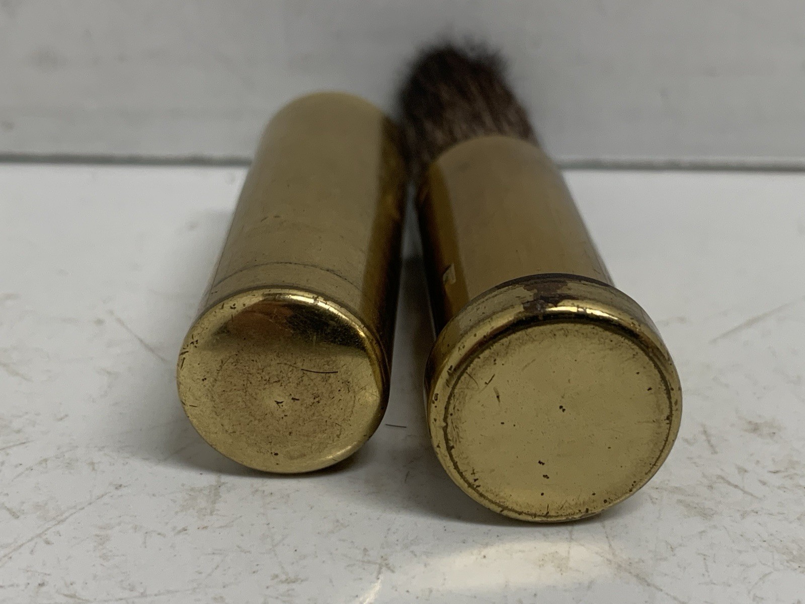 Vintage Brass Retractable Camera Lens Brush 2 in. Lipstick Style Very Nice A017