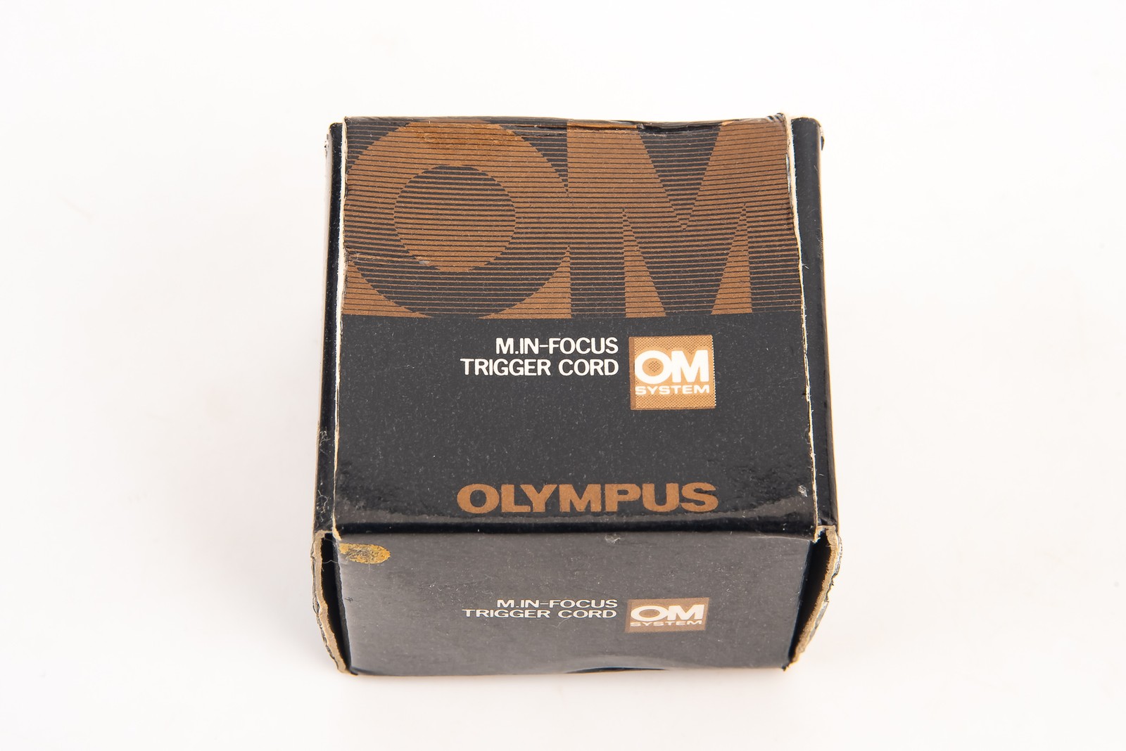 Olympus M. In-Focus Trigger Cord for OM-30 Winder & 35-70mm f/4 Lens in Box V24