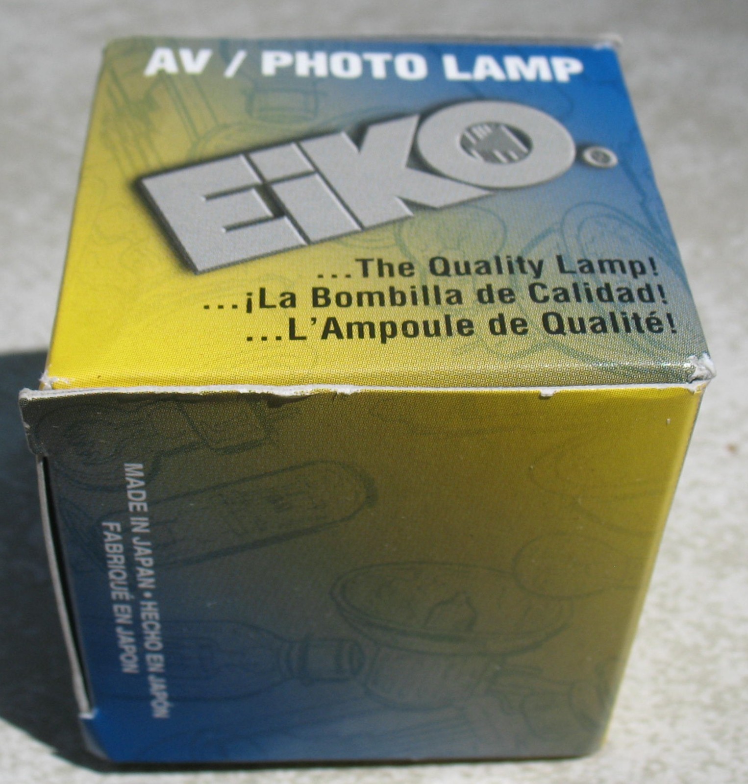 Vtg. New Old Stock Eiko EXR 82V 300W AV / Photo Lamp Projector Bulb New in Box