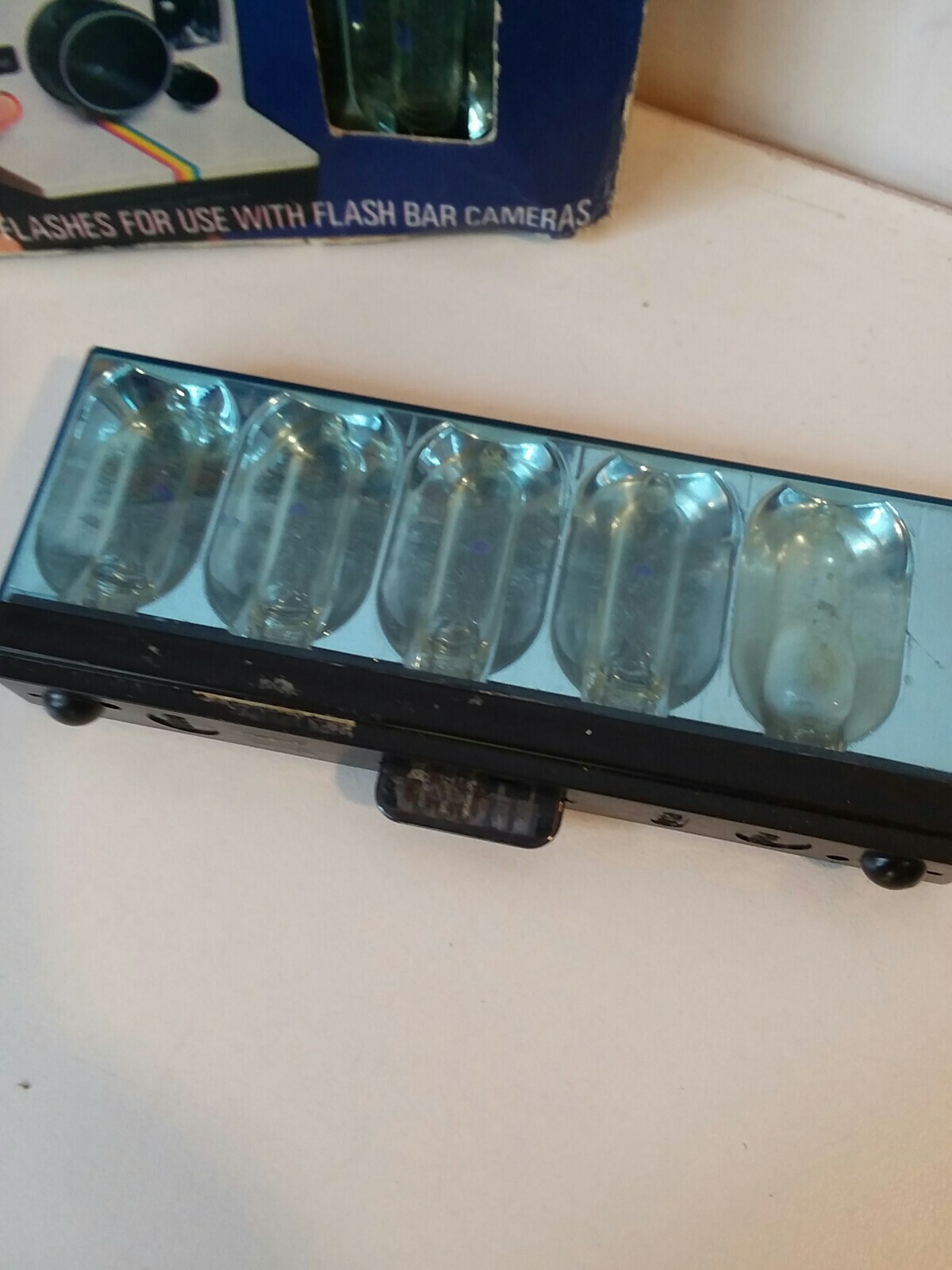 GTE/Sylvania Blue Dot Flash Bar 10+ Missing One side view photo