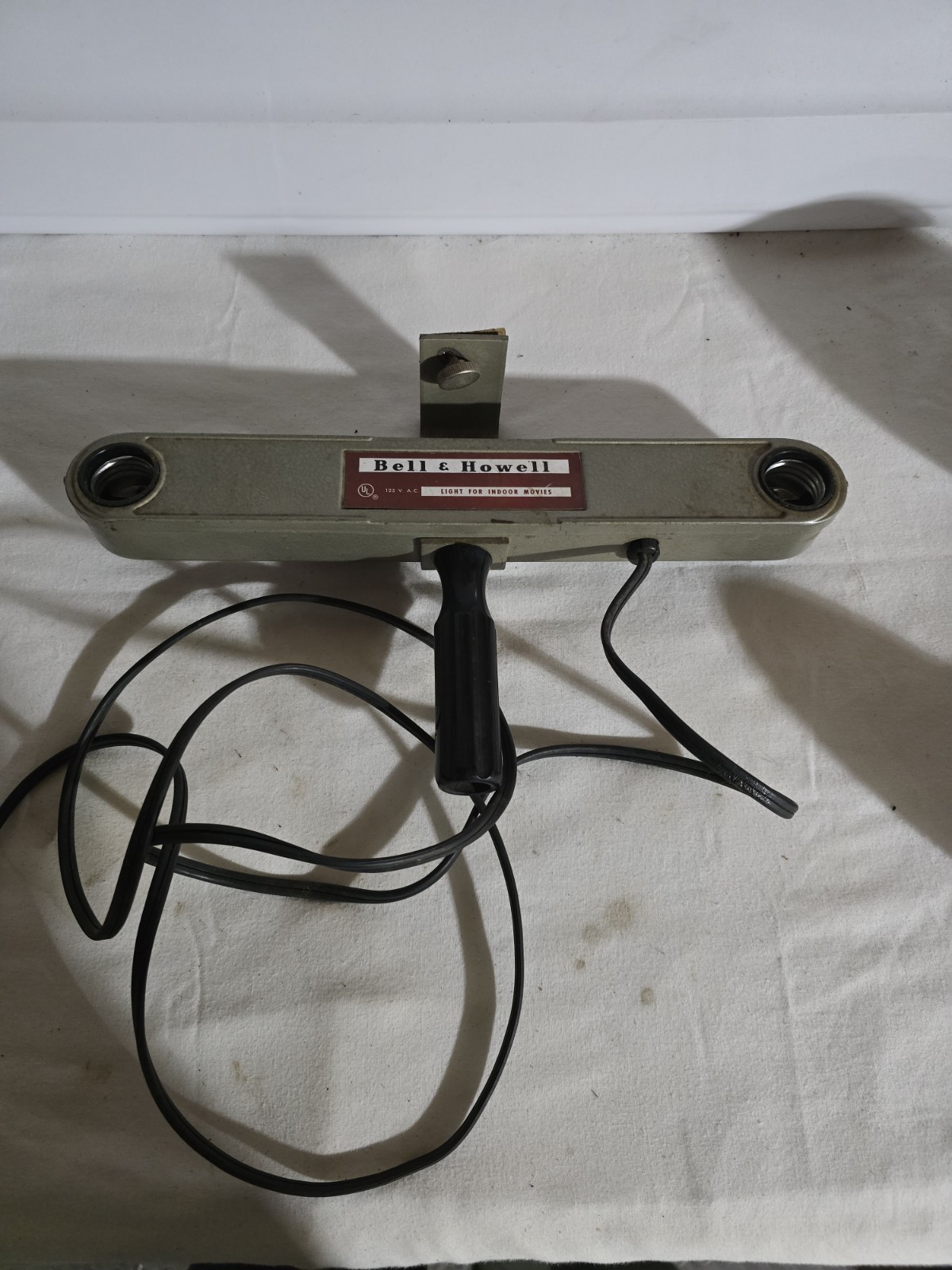 Bell & Howell Vintage Movie Light Bar Dual Head 375W Photoflood Indoor Film Lamp