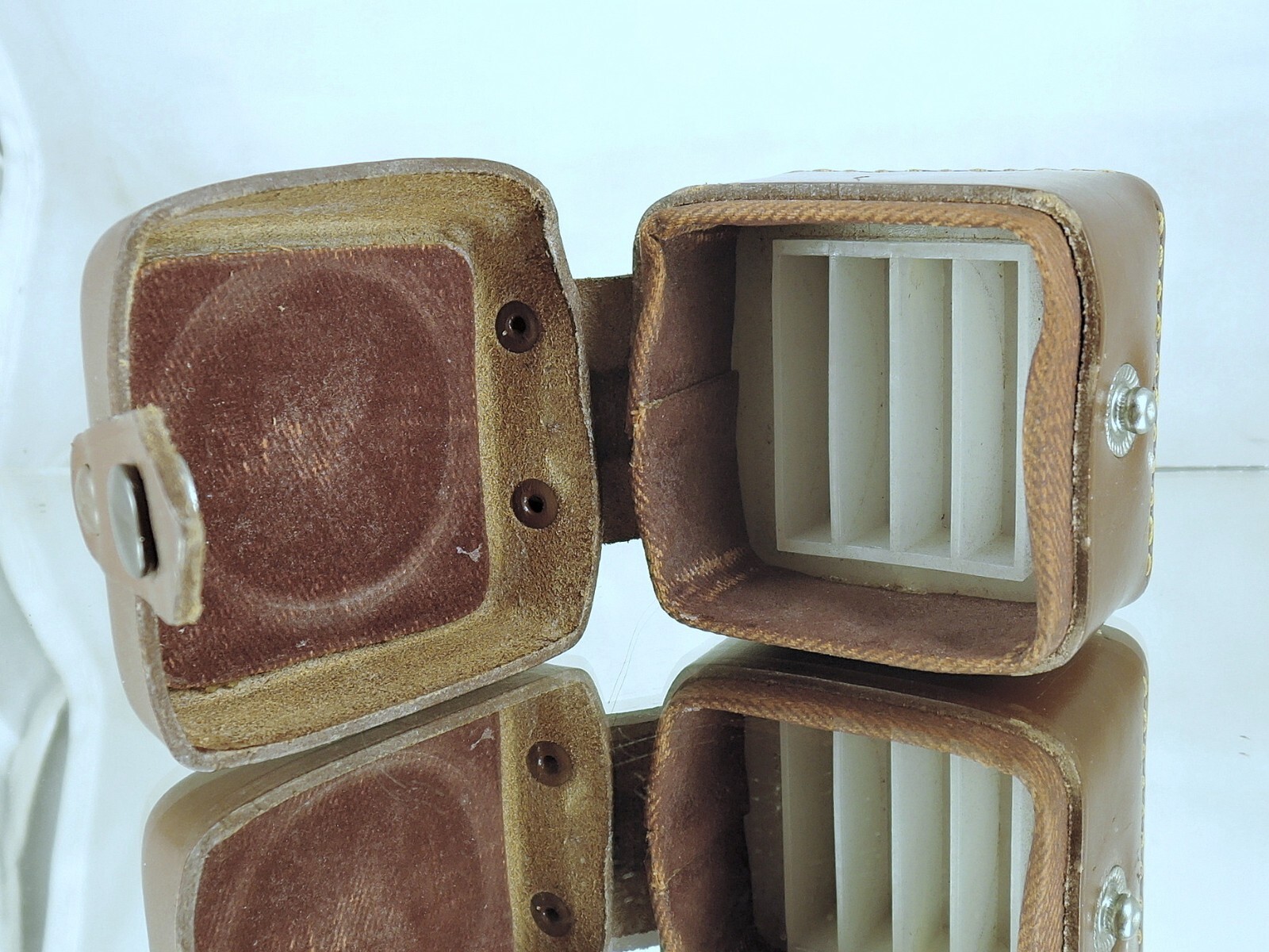 FLEXARET MEOPTA Leather box for a square lens hood B40 and four filters B36