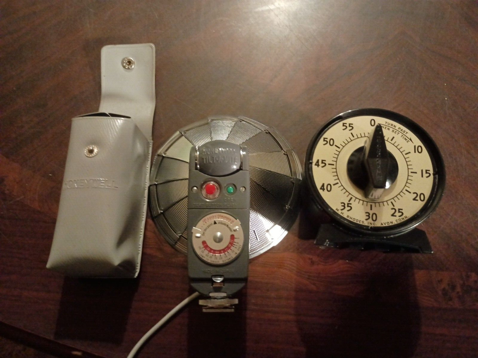 VTG Antique Honeywell Tilt-A-Mite Flash Made in Japan Camera and Timer