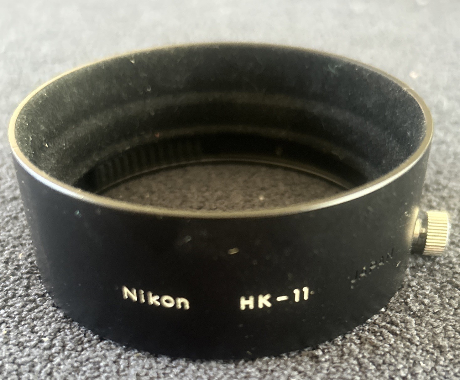 Nikon vintage 35-105mm f/3.5-4.5 AIS Nikkor zoom lens