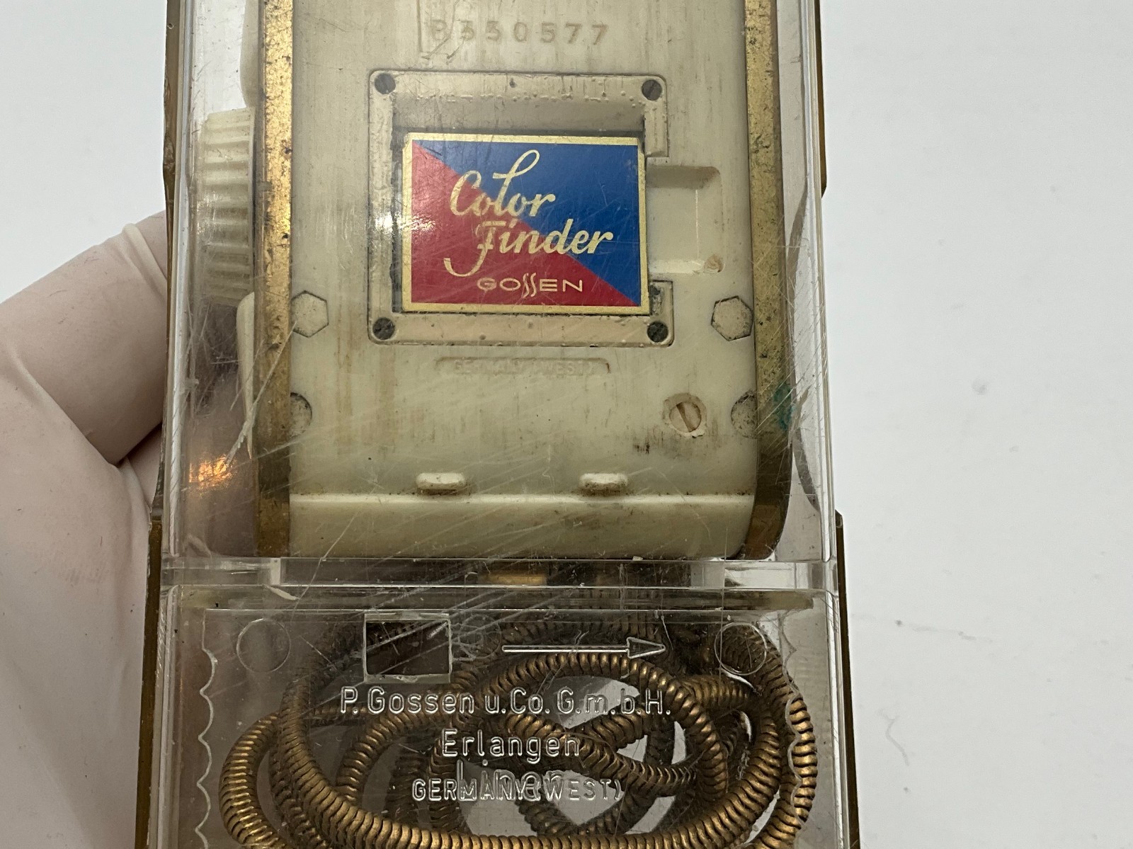 Gossen Sixtomat selenium light meter with Color Finder & chain – with Gossen box