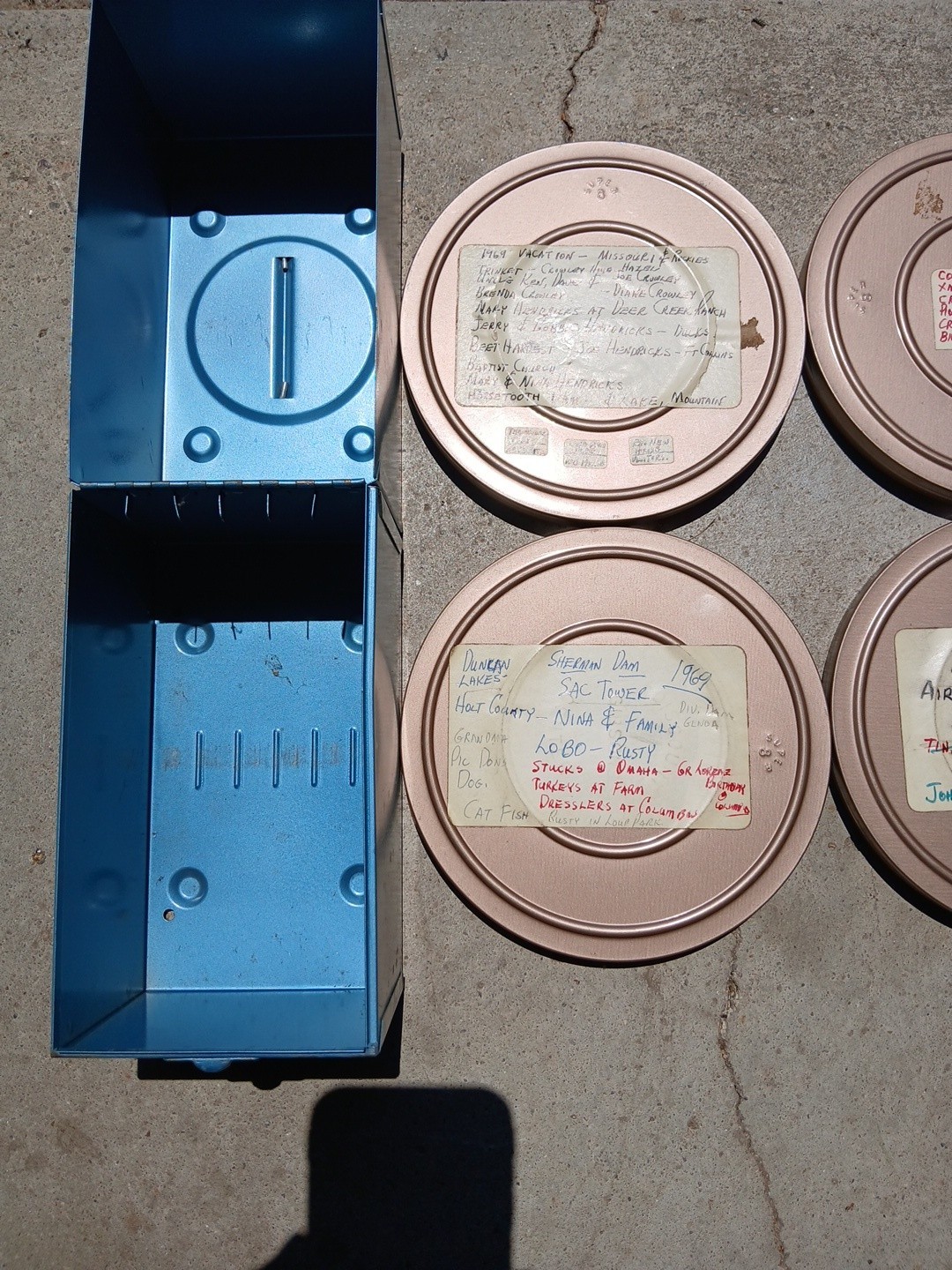 LOT OF 6 Super8 8MM HOME MOVIES 7″ CANISTERS ALL FULL With CARRYING CASE WOW!