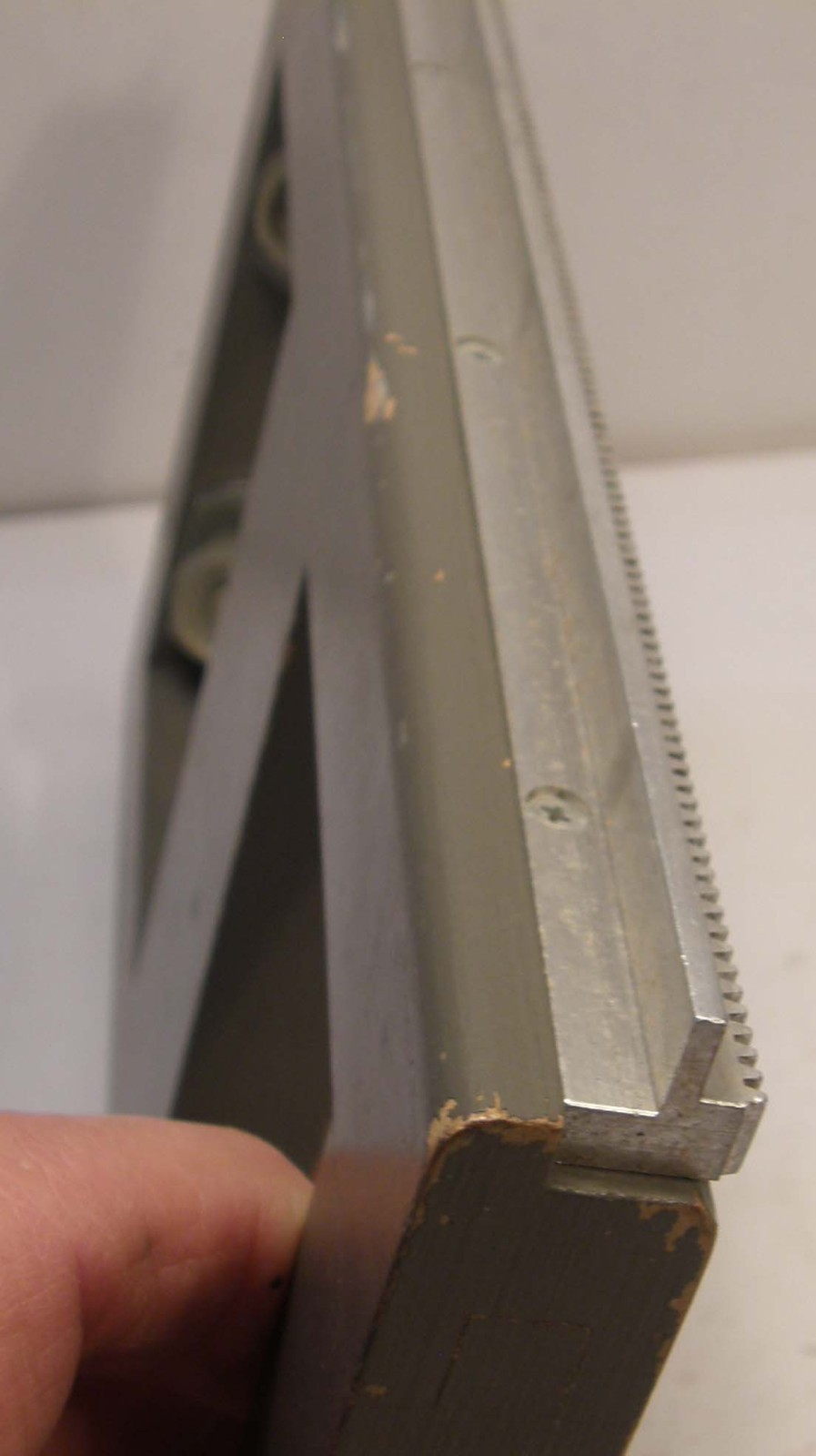 VINTAGE WOOD FOCUSING RAIL EXTENSION FOR LARGE FORMAT CAMERA GRAY PAINT 10″ X 6″