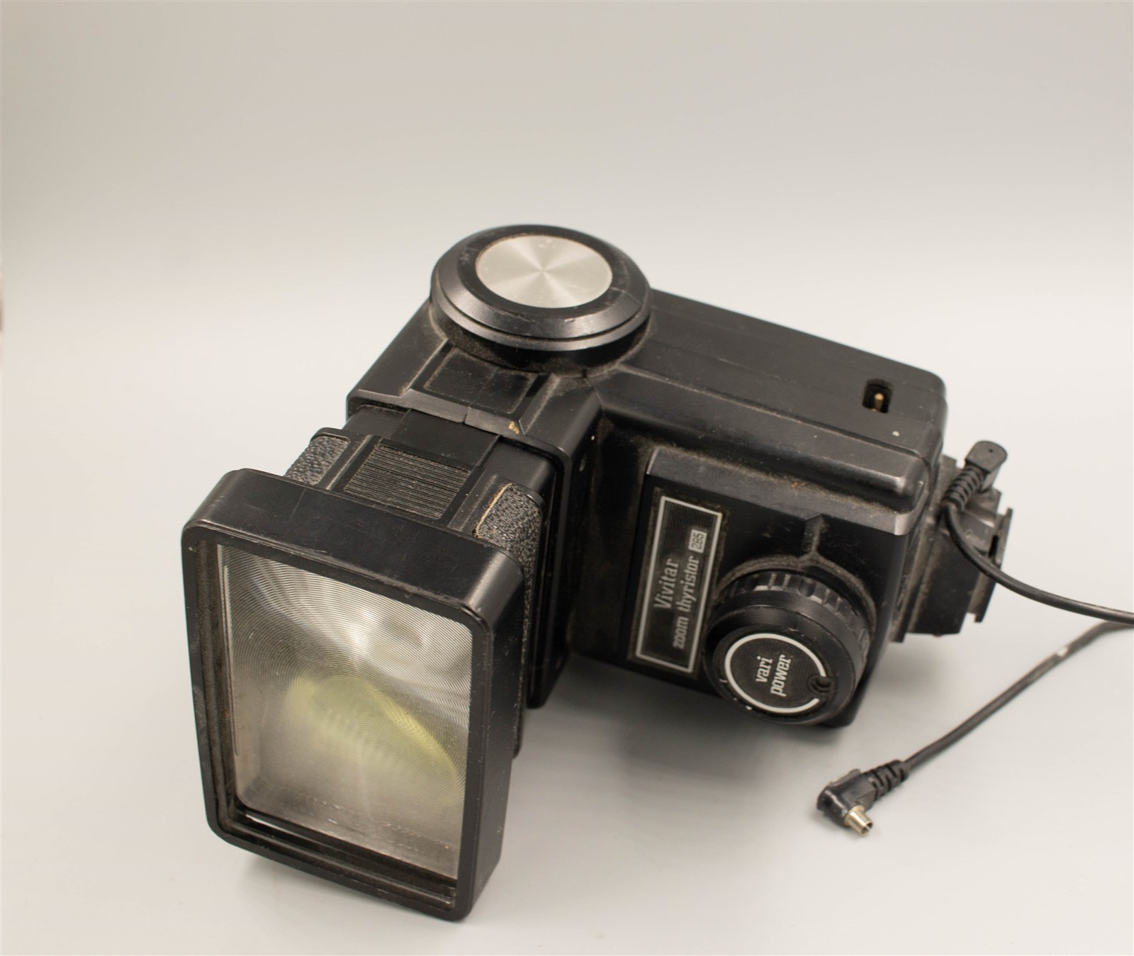 Vivitar Zoom Thyristor 285 Camera Flash (Untested, parts or repair)
