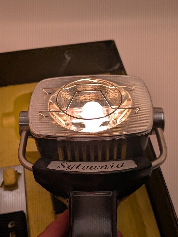 Vintage Sylvania Sun Gun Movie Light – Model SG-50 – Tested