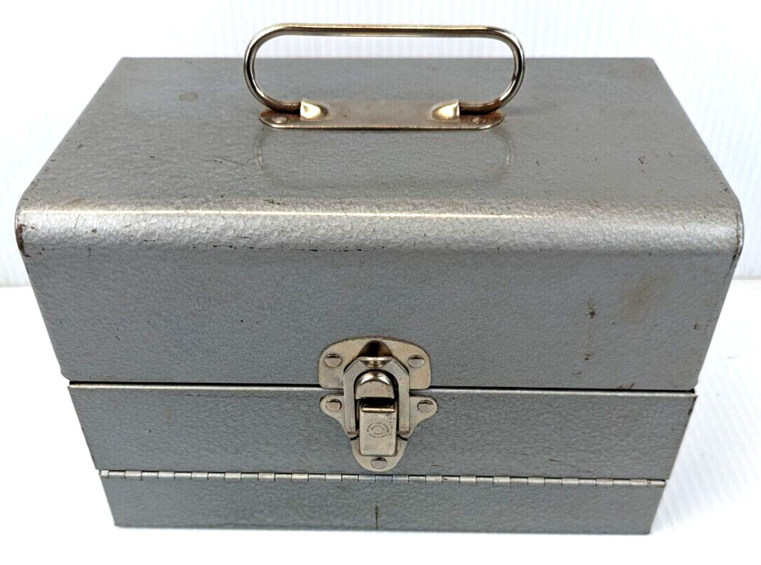 Vintage Logan Deluxe 8mm Film Chest 12-5″ Reel Capacity Latch Handle 5.5×5.5×8.5