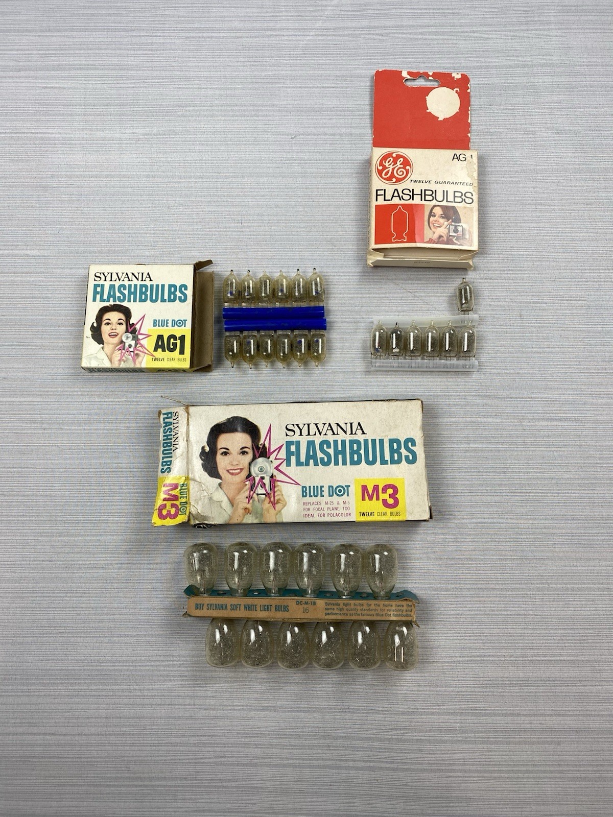 Vintage Sylvania Blue Dot Flashbulbs M3 & AG1
