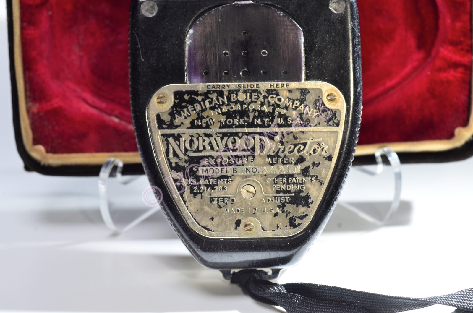 VINTAGE THE NORWOOD DIRECTOR EXPOSURE METER MODEL B CASE NEEDLE MOVES.