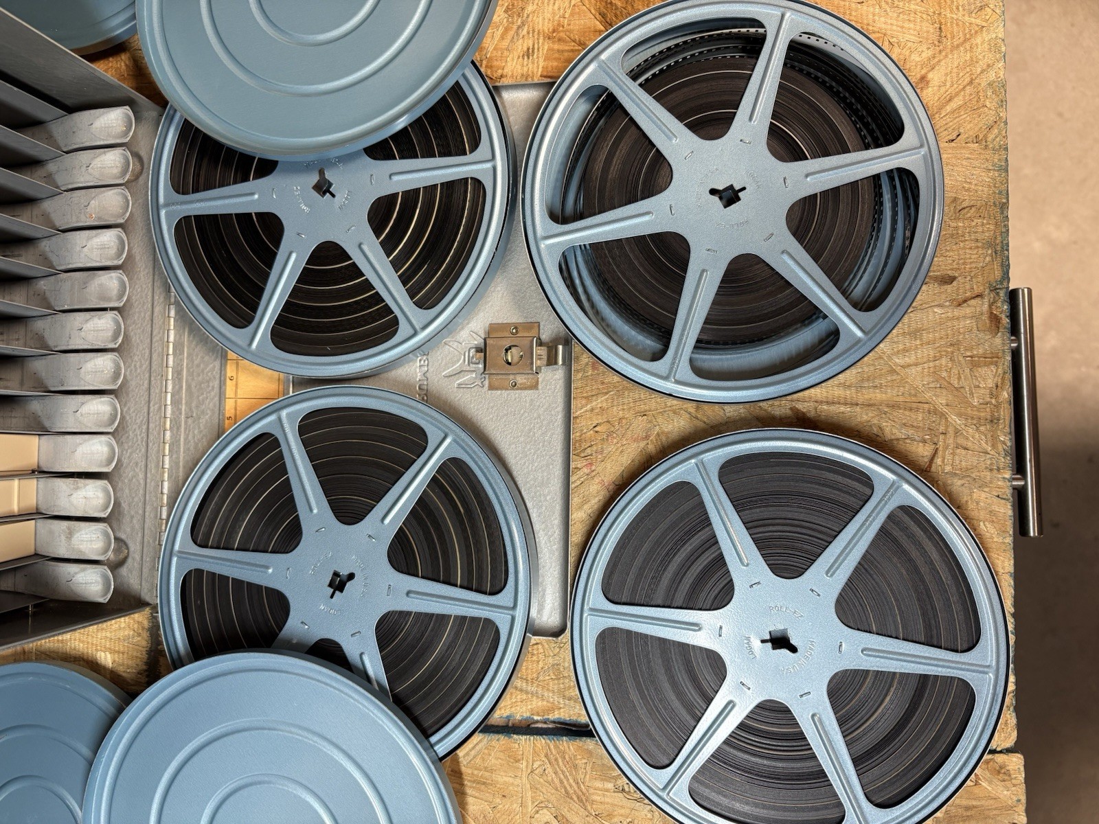 Vintage Brumberger 7” Film Metal Reel Box With Four 1940-50’s 8mm Movies