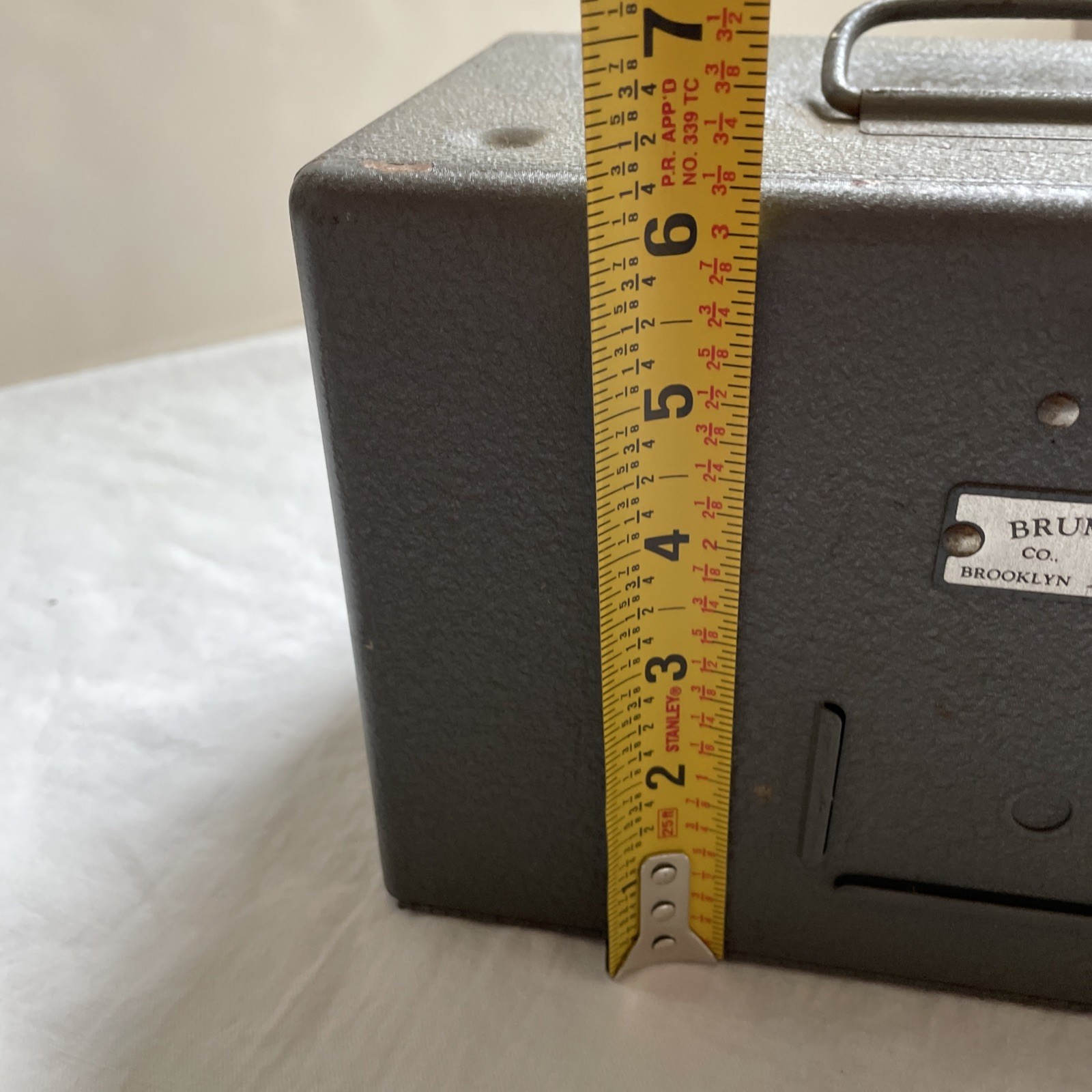 Vintage Brumberger 8mm Film Canister Case W 12 Reels Metal & Bakelite Canisters