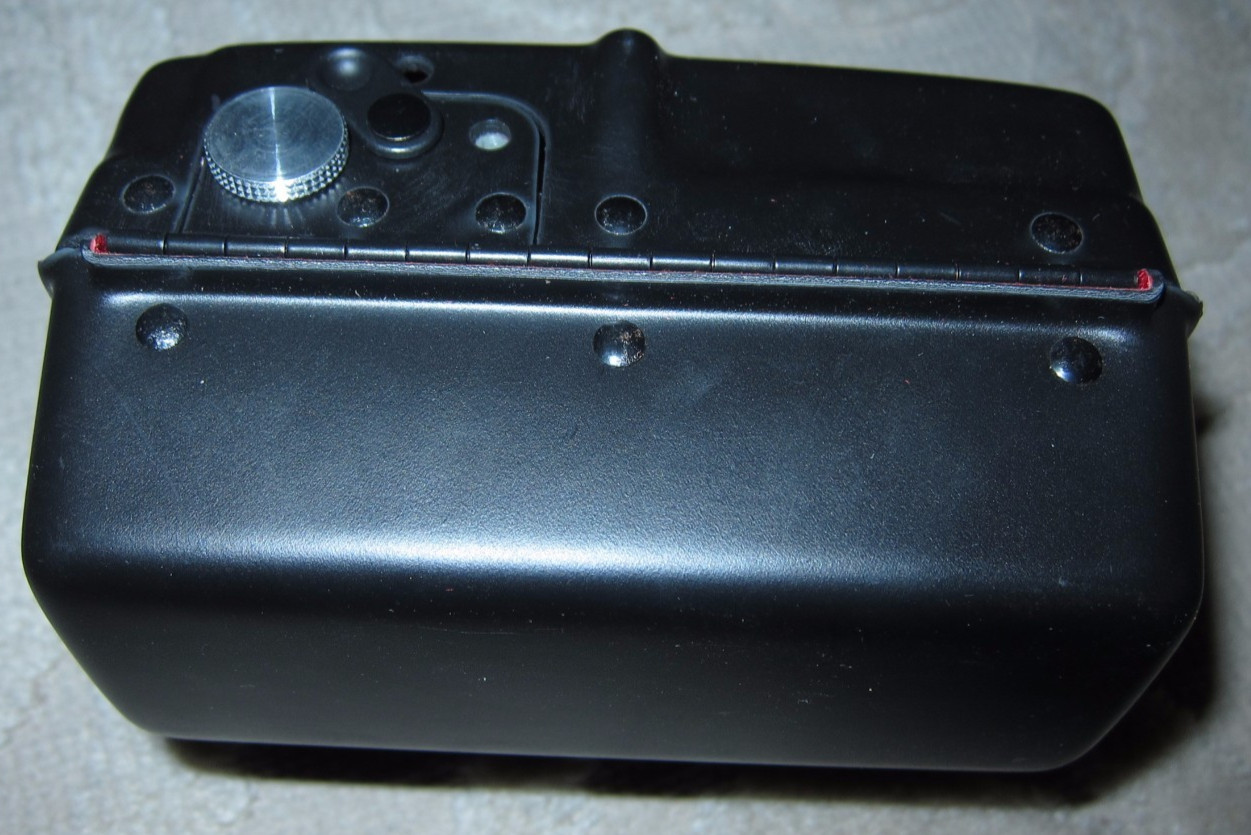 Vintage Kodak Instamatic camera Field Case Model F in original box, looks unused