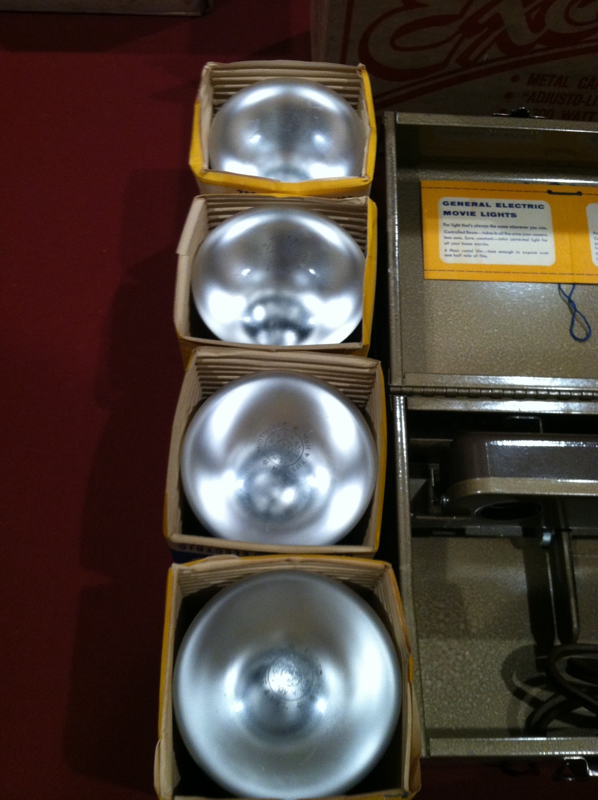 Vintage Excel movie indoor 4-lite bar including lamps in original case and box