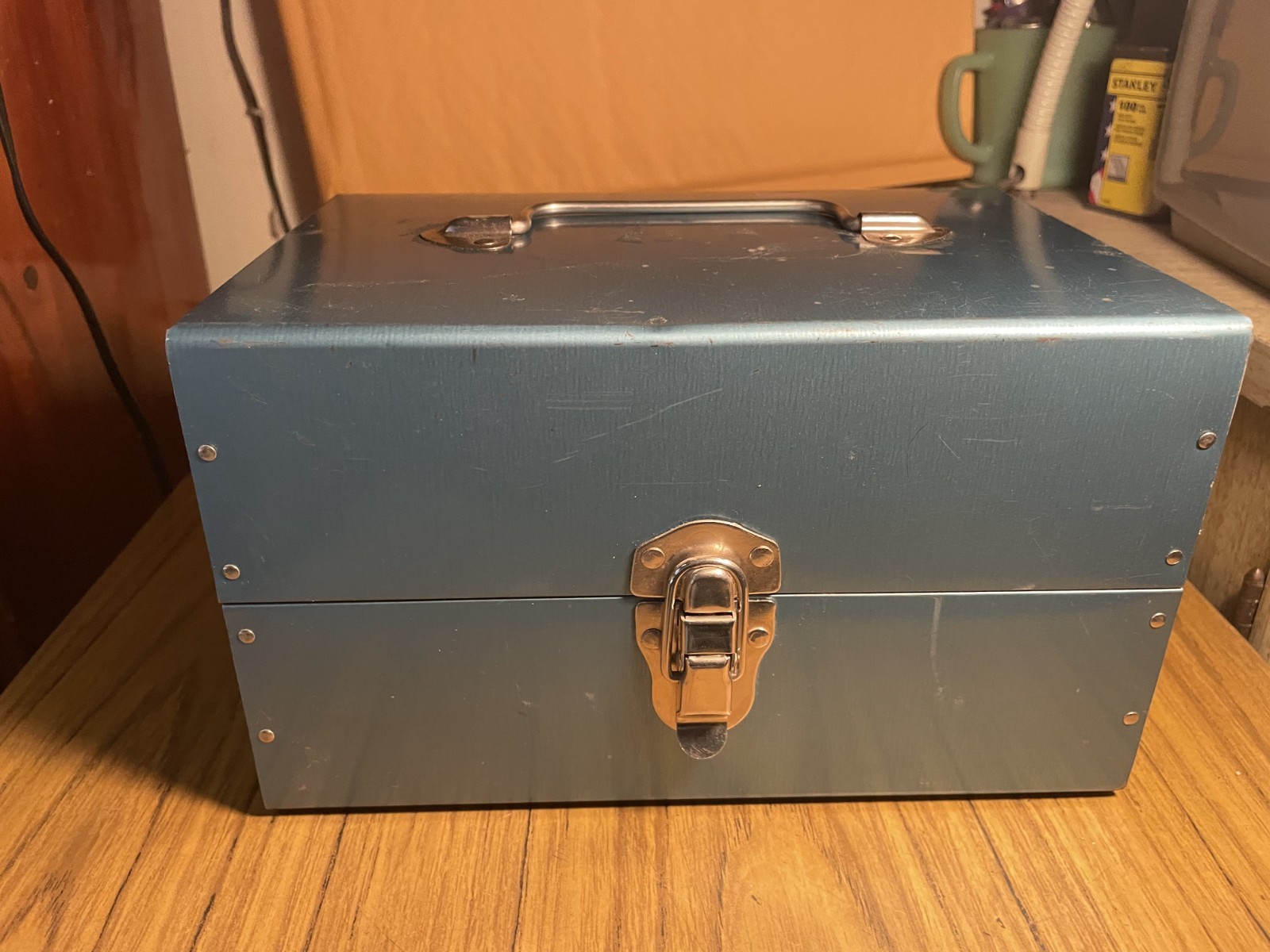 LOT OF 12 VINTAGE 8MM METAL 5″ REELS & FILM CANISTERS + METAL CARRY CASE
