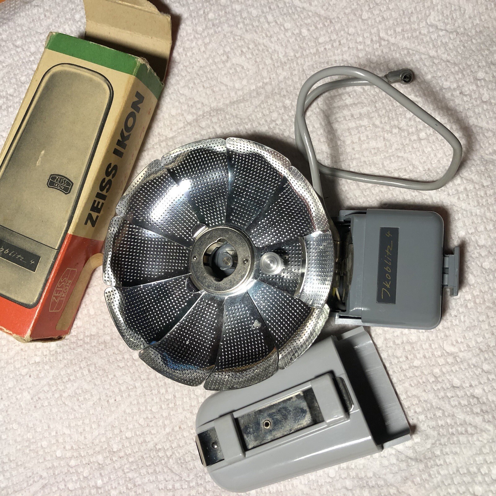 Vintage ZEISS IKON Ikoblitz 4 in Original Box Germany Pre-Owned no Flash bulb