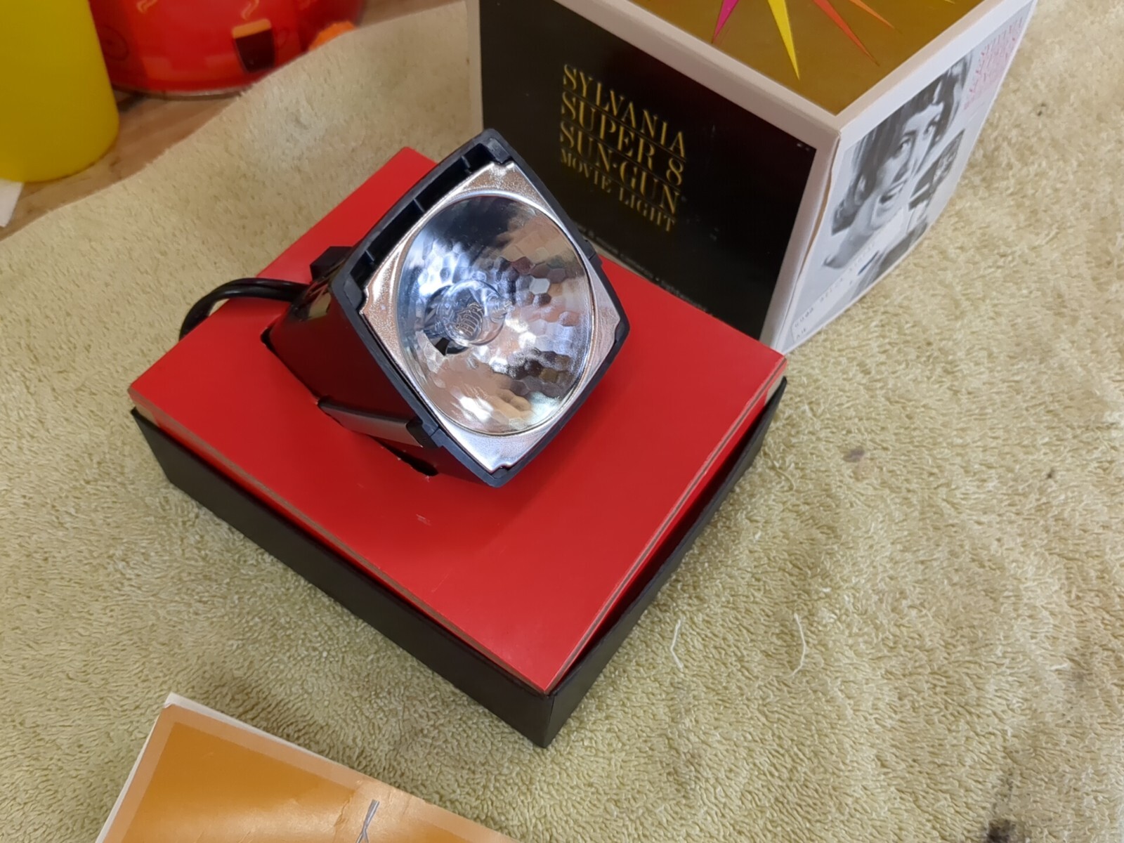 Vintage Sylvania SG-8 Sun Gun Movie Light With Manual open box