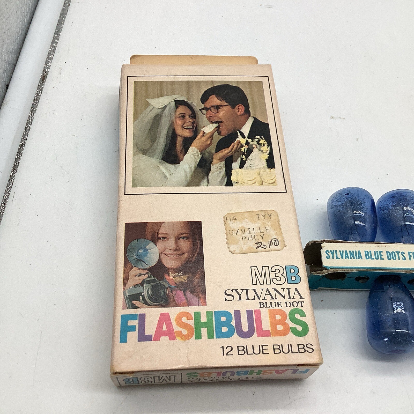 New Old Stock Sylvania Blue Dot M3B Flashbulbs 11 Blue Bulbs Made On USA
