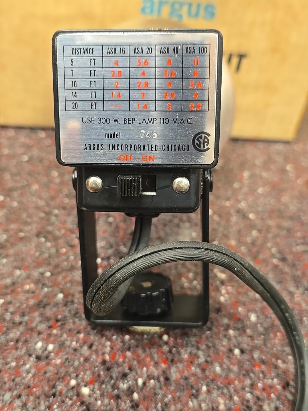 Vintage Argus 745 Movie Light w/ Flood Lamp in Original Box Works Store Display